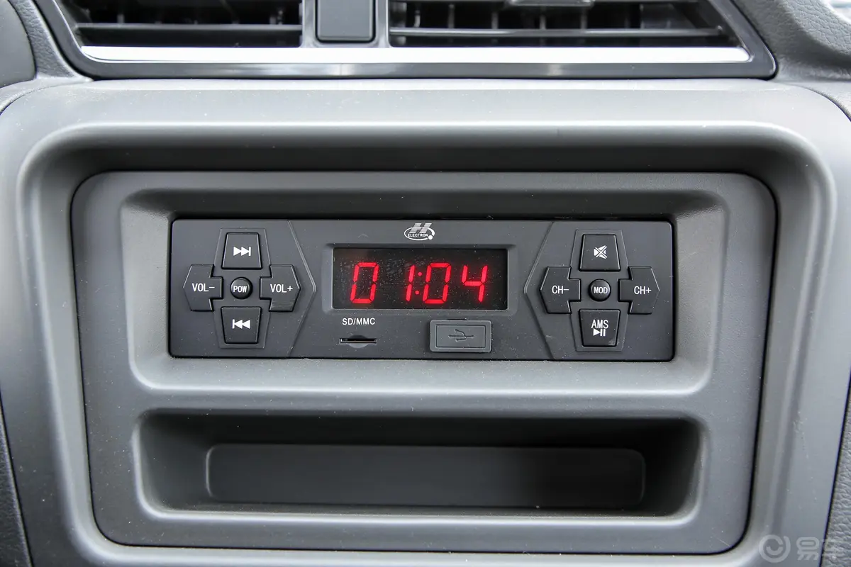 跨越王X1东安1.6L 122马力 2700轴距 单排载货汽车 标准版 国Ⅵ音响