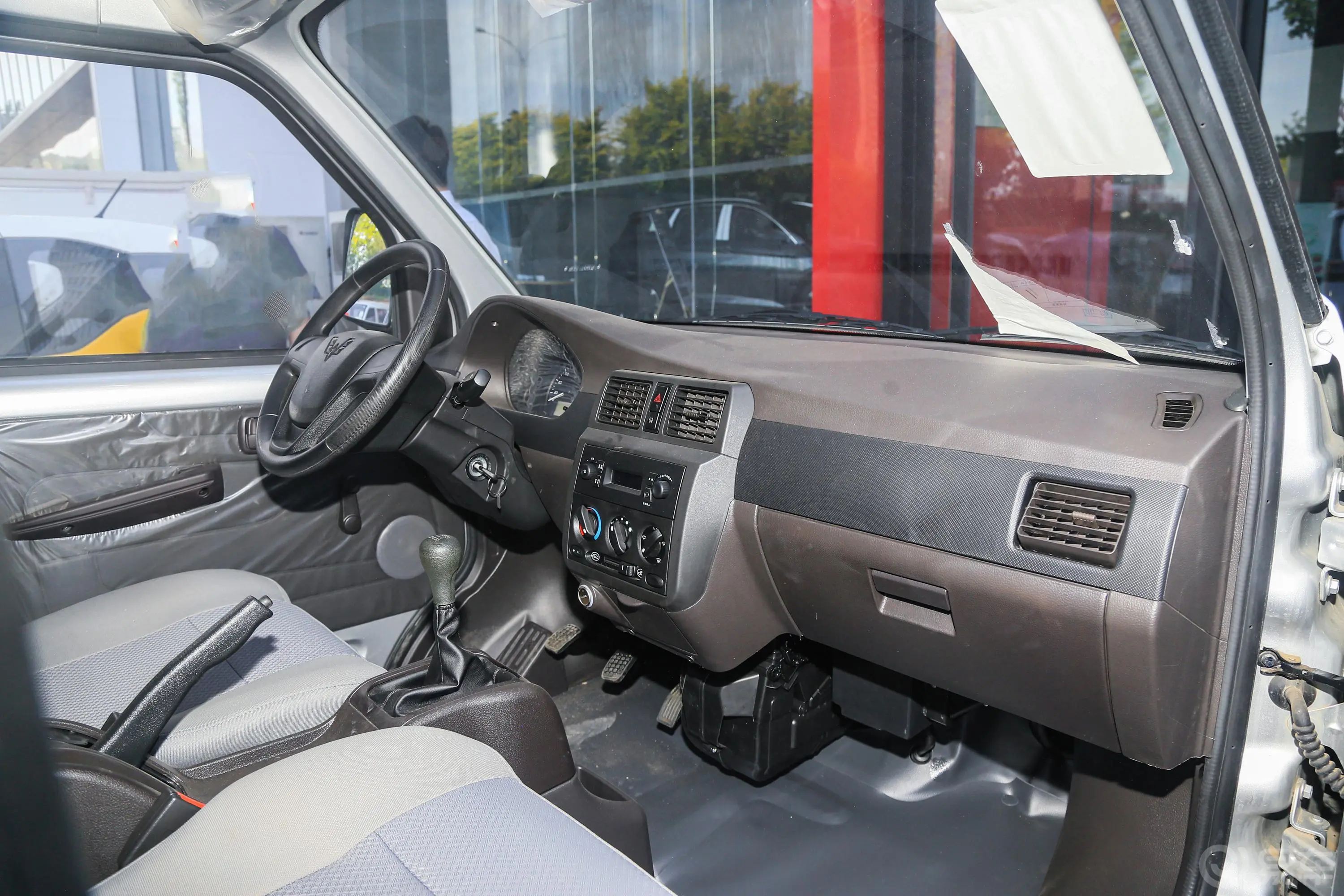 五菱荣光小卡1.5L 单排标准型空调版 2座内饰全景副驾驶员方向