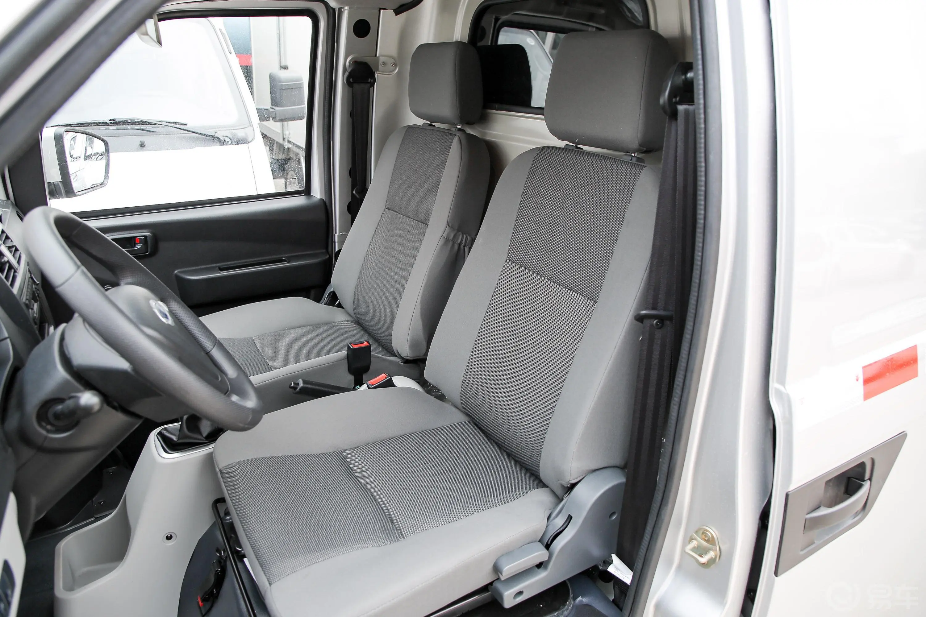 优优Q22L 1.5L 手动 标准型 2座驾驶员座椅