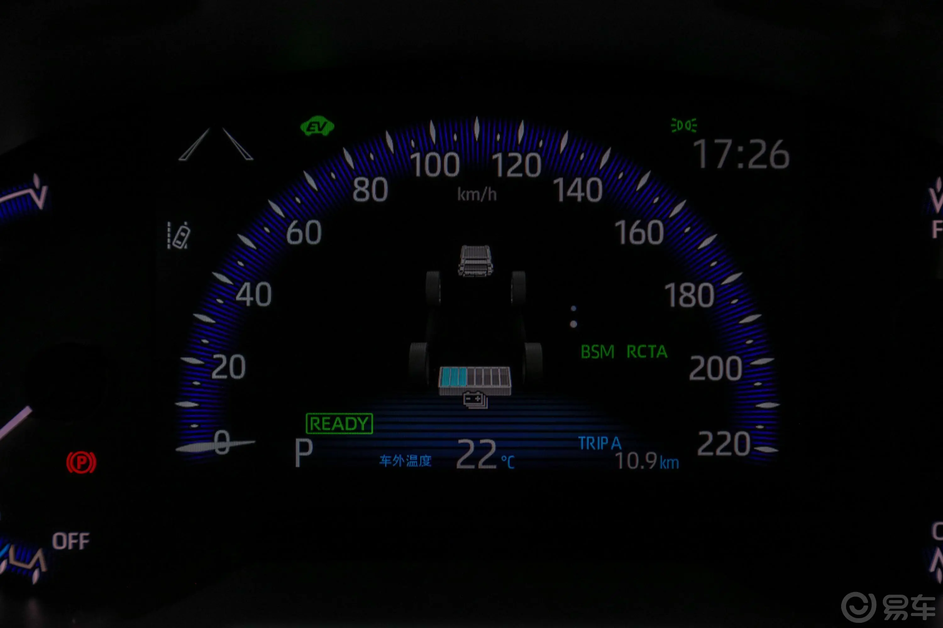 丰田C-HR双擎 2.0L 尊贵版主驾驶位
