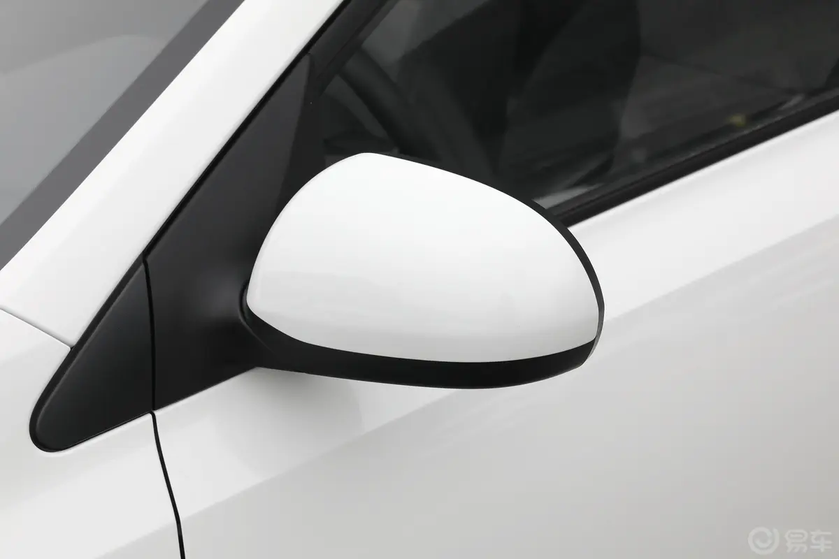 焕驰改款 1.4L 自动 舒适天窗版主驾驶后视镜背面
