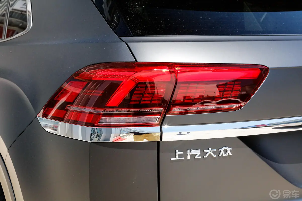 途昂X380TSI 四驱 极夜限定版外观