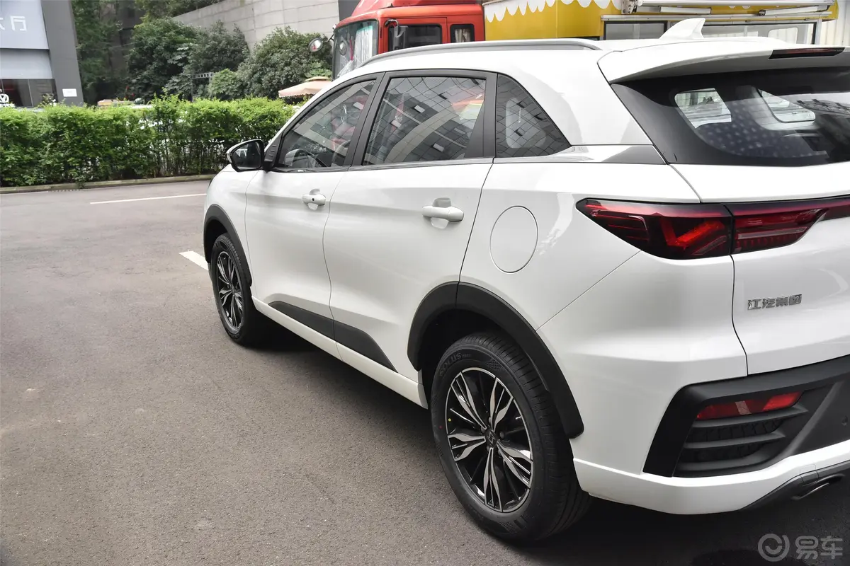 思皓QX300T 双离合 尊贵智联型外观细节