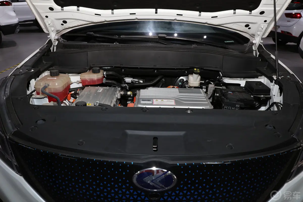 瑞驰新能源S513智豪II型发动机舱整体