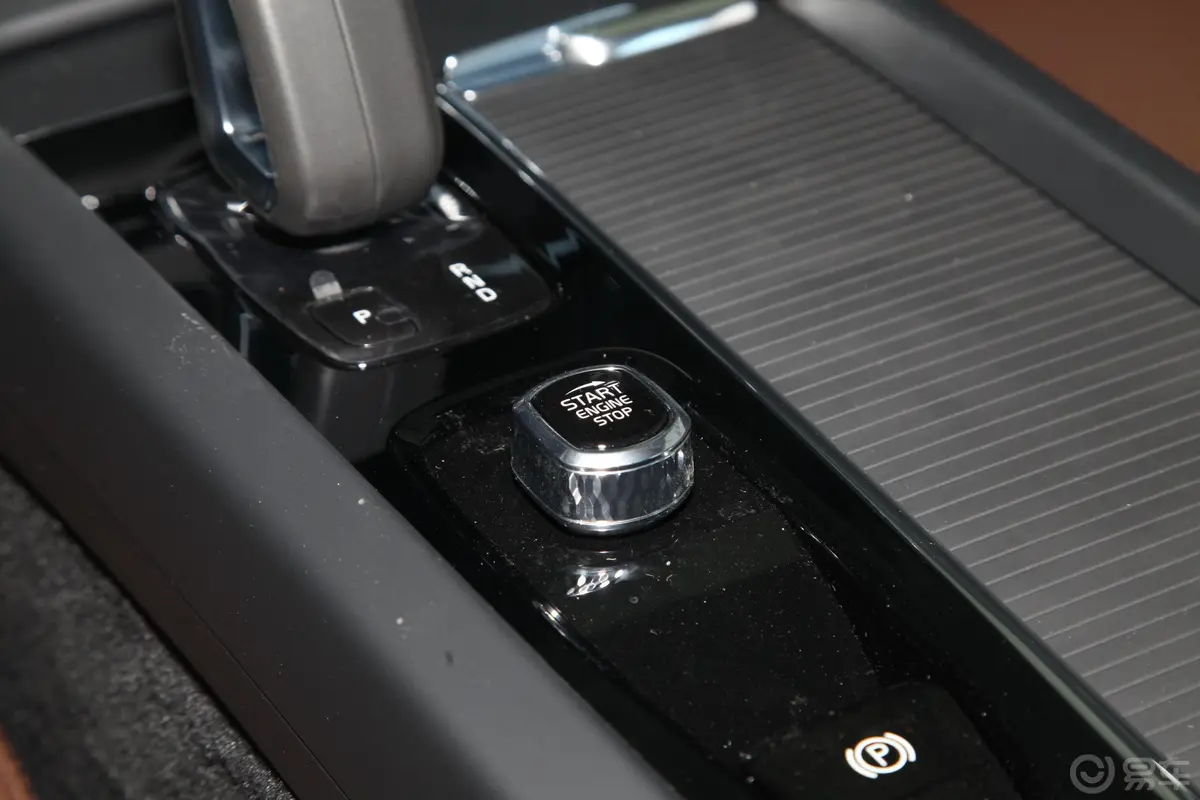 沃尔沃S60B4 智逸豪华版钥匙孔或一键启动按键