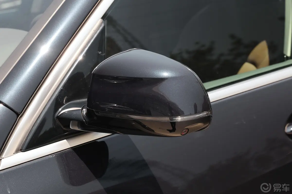 宝马X5(进口)改款 xDrive40i 尊享型 M运动套装主驾驶后视镜背面