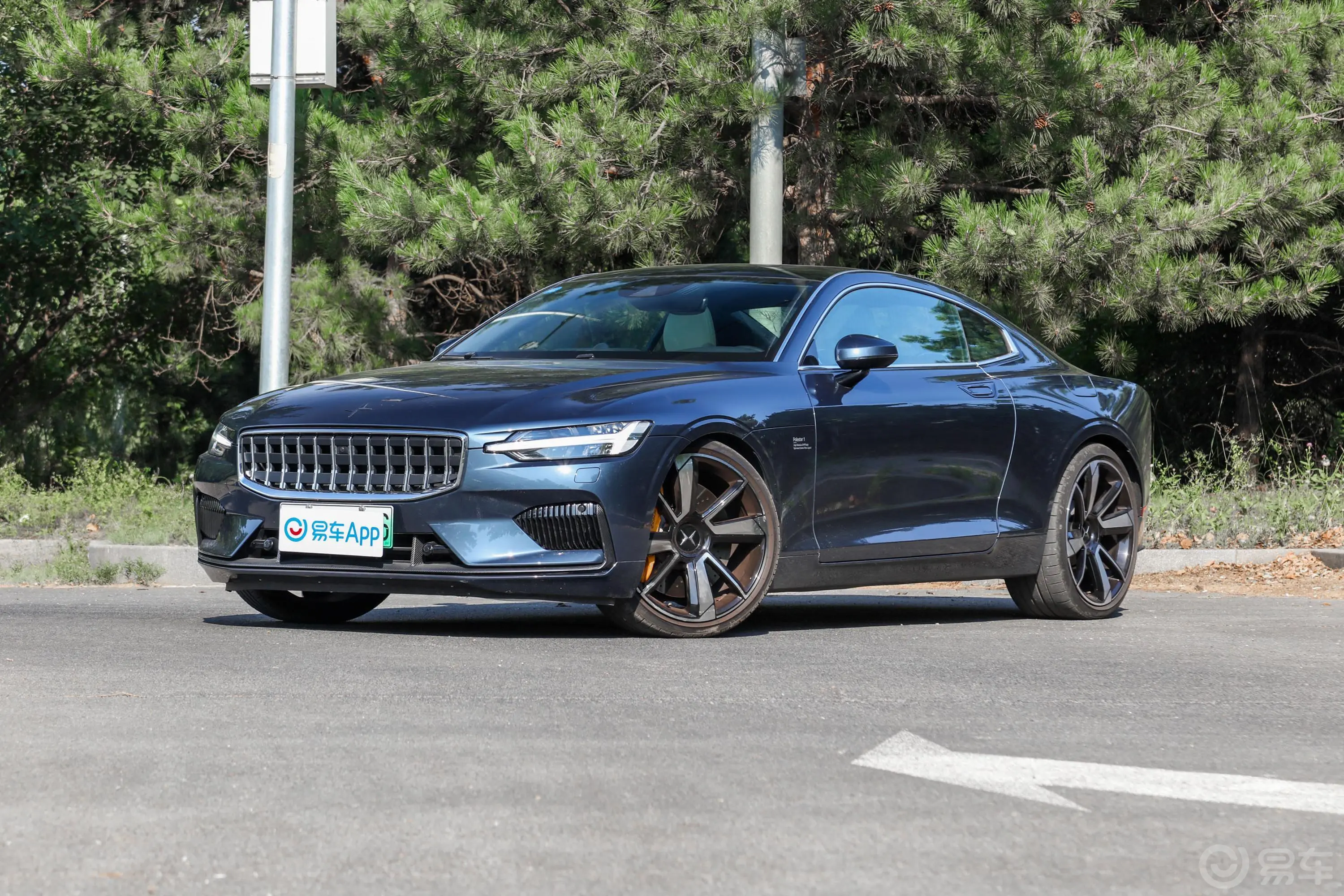 Polestar 12.0T 135km 标准型侧前45度车头向左水平