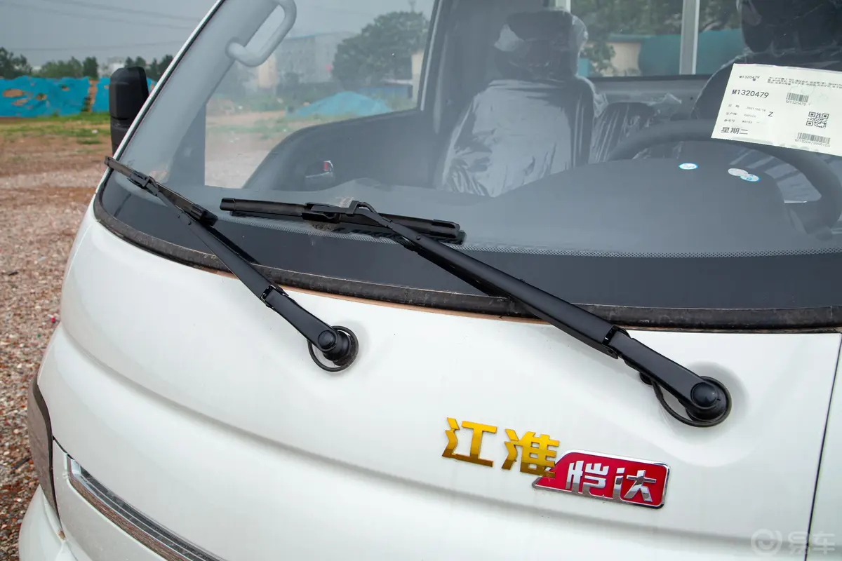 恺达X5献礼版江淮锐捷特1.59L 120马力 3.3米栏板 单排 后双轮 汽油 国Ⅵ雨刷器