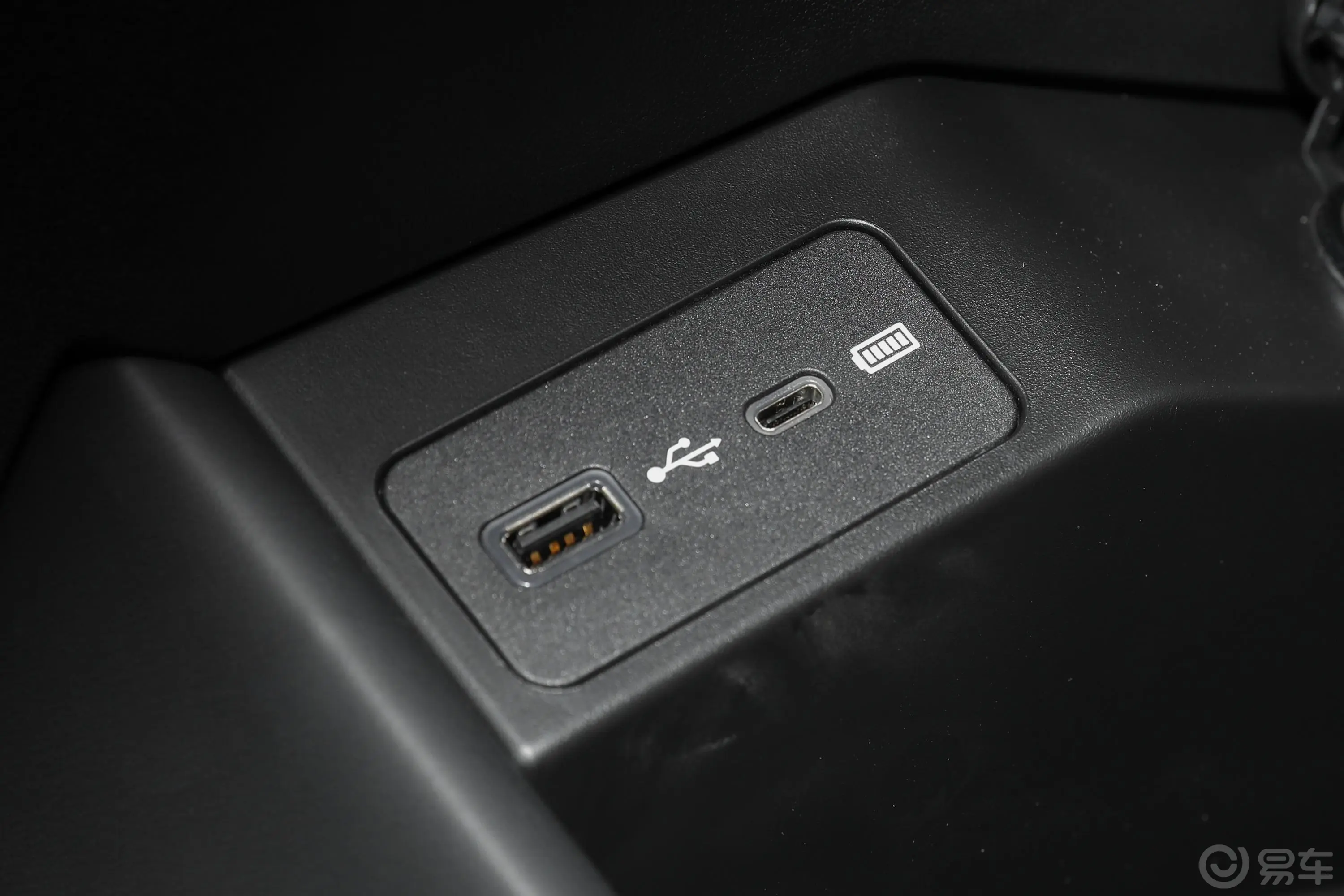 摩卡2.0T 两驱特浓版中控