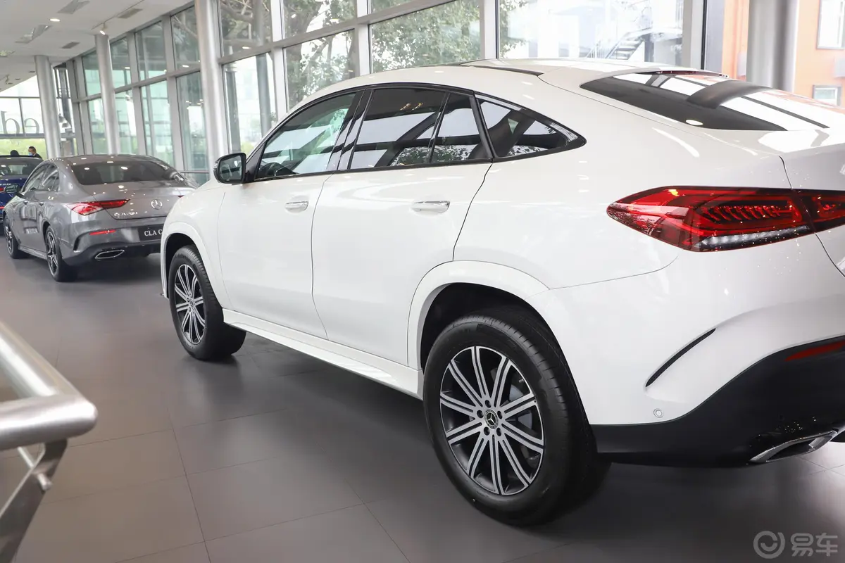 奔驰GLE轿跑GLE 350 4MATIC 轿跑SUV 豪华型外观