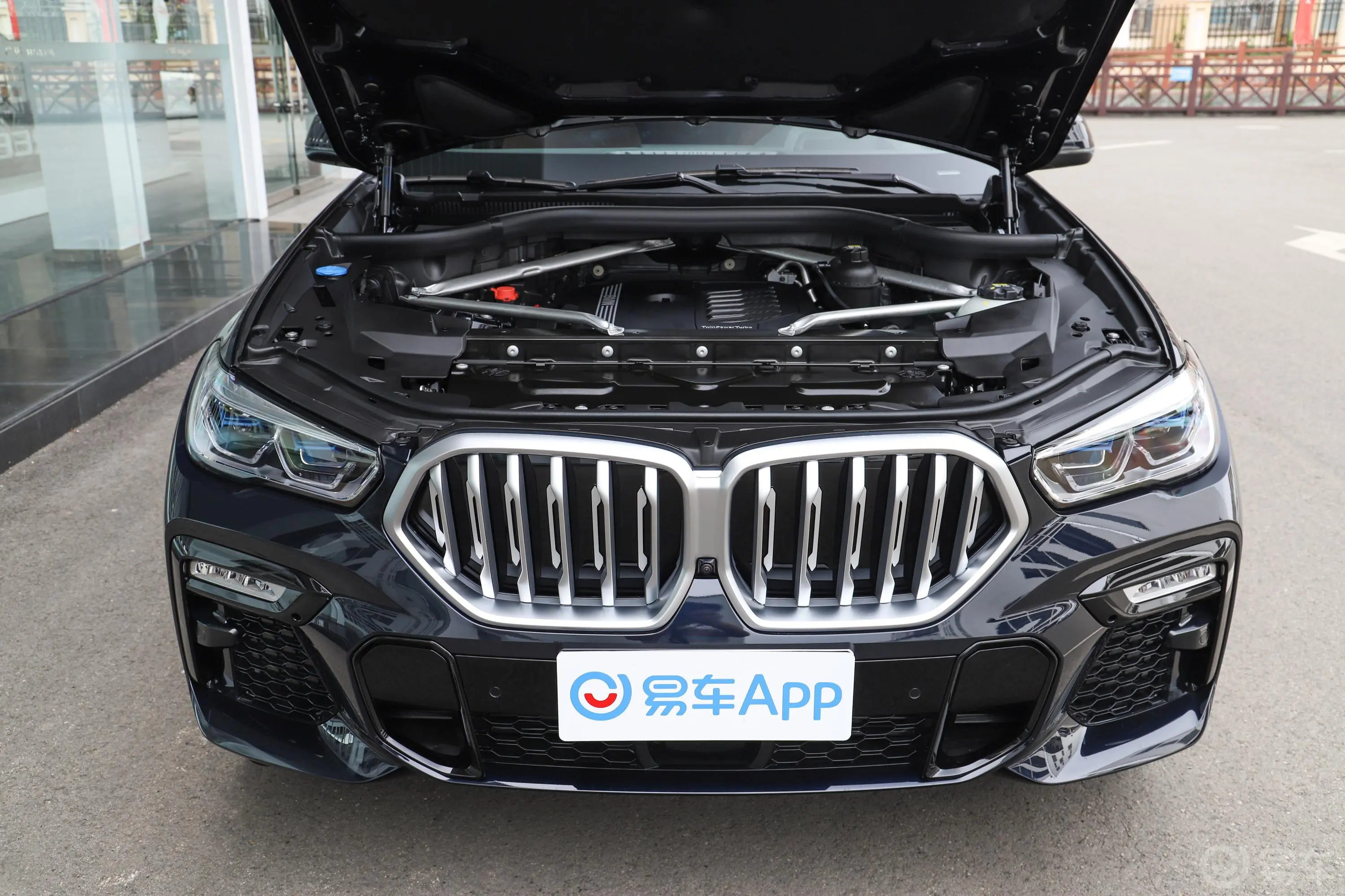 宝马X6改款 xDrive40i 尊享型 M运动套装发动机舱整体