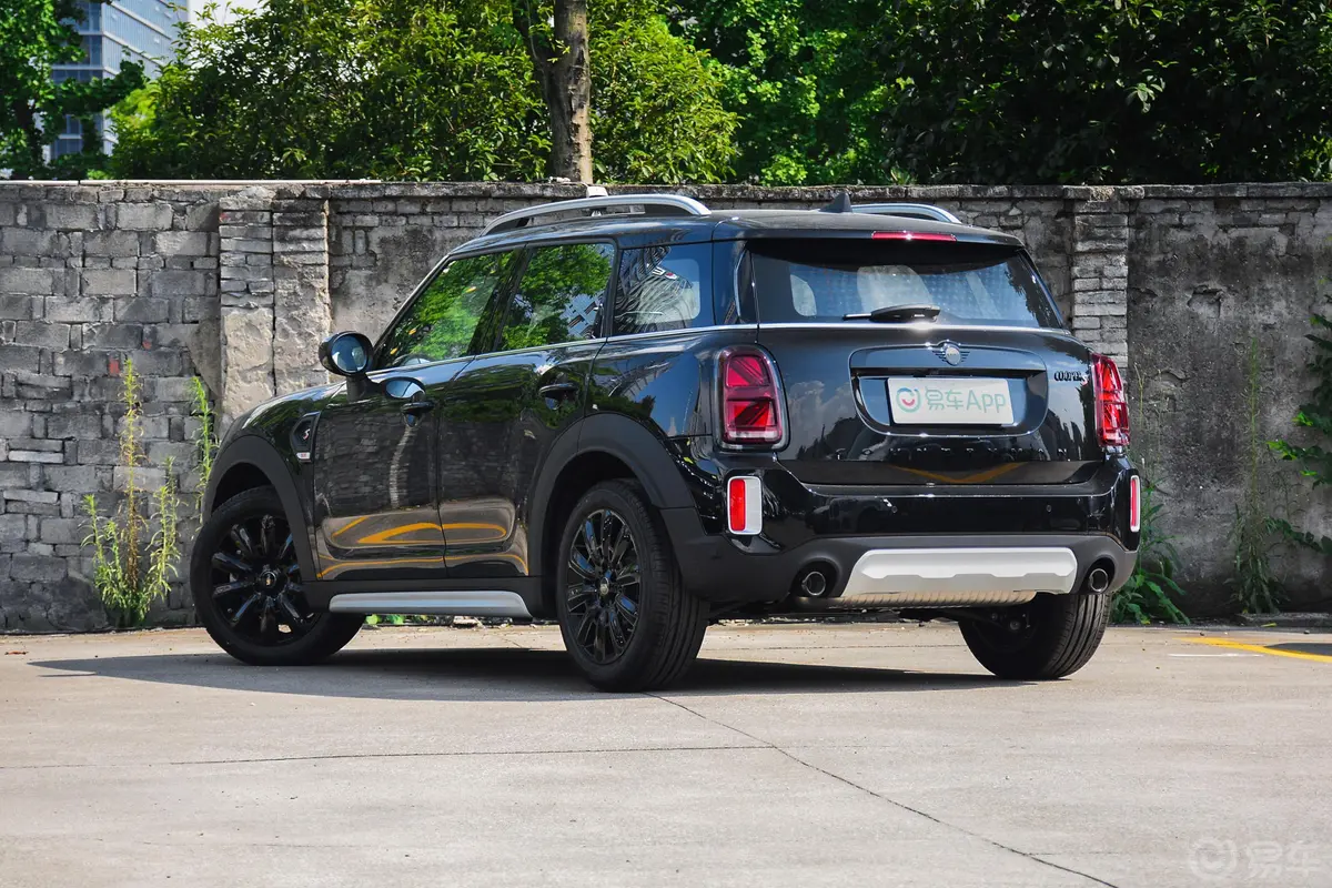 MINI COUNTRYMAN2.0T COOPER S侧后45度车头向左水平