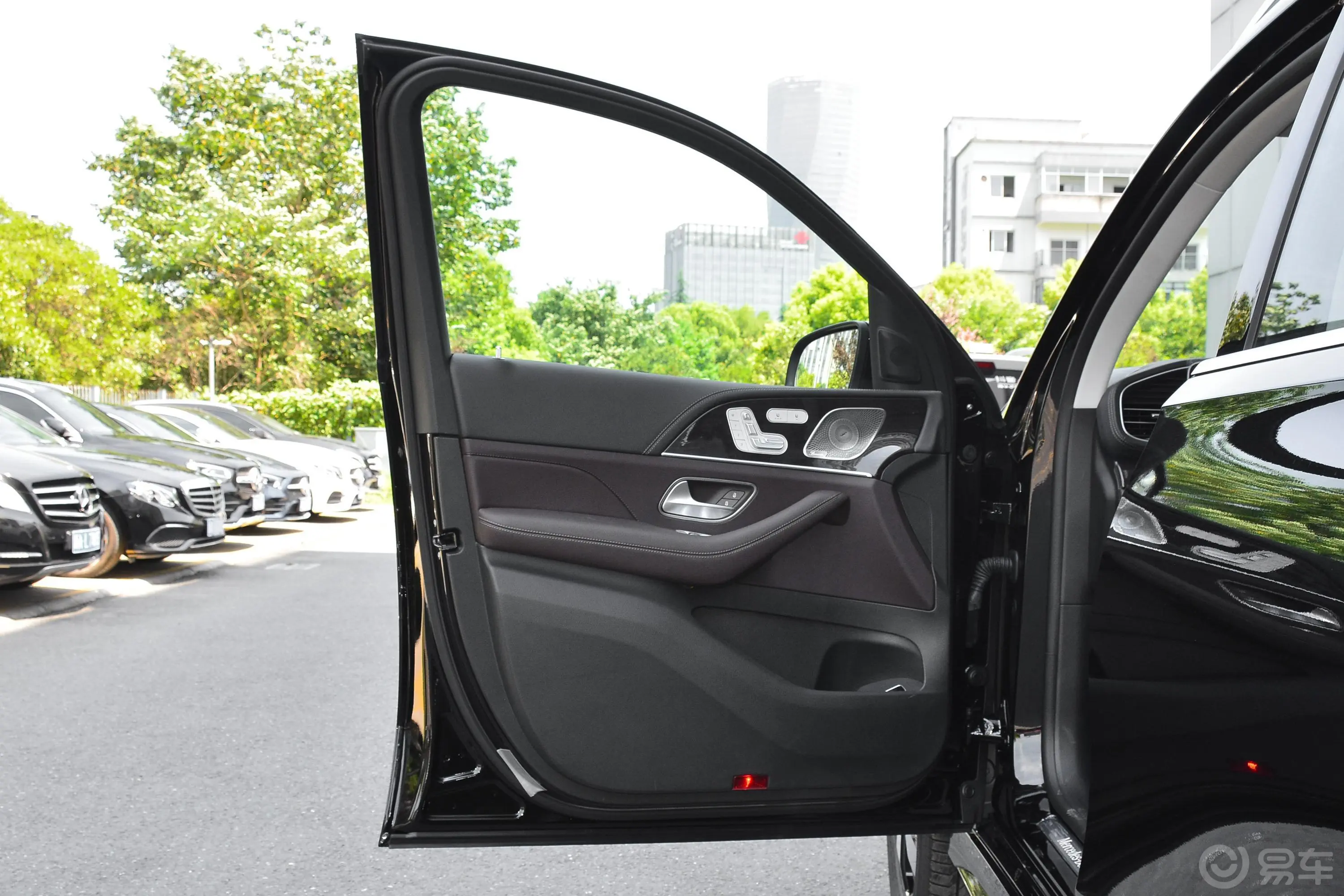 奔驰GLS改款 GLS 450 4MATIC 时尚型驾驶员侧前车门