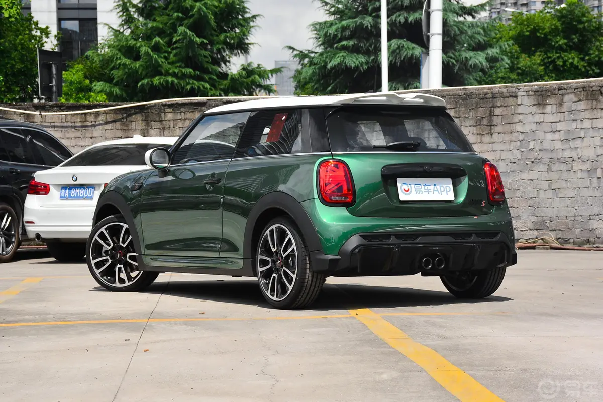 MINI2.0T COOPER S 赛车手外观