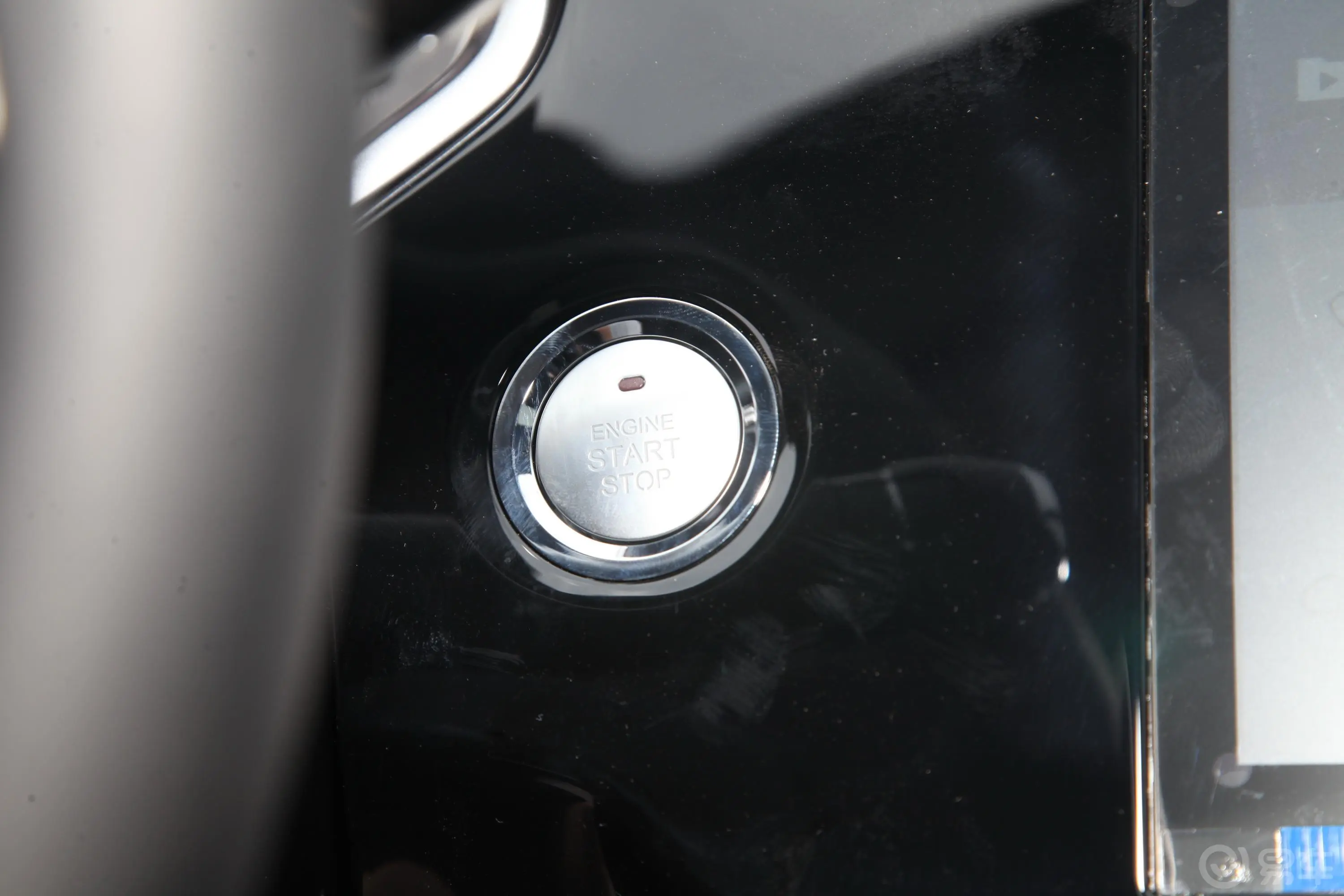 瑞虎3x改款 钻石版 1.5L CVT 3克拉-I型钥匙孔或一键启动按键