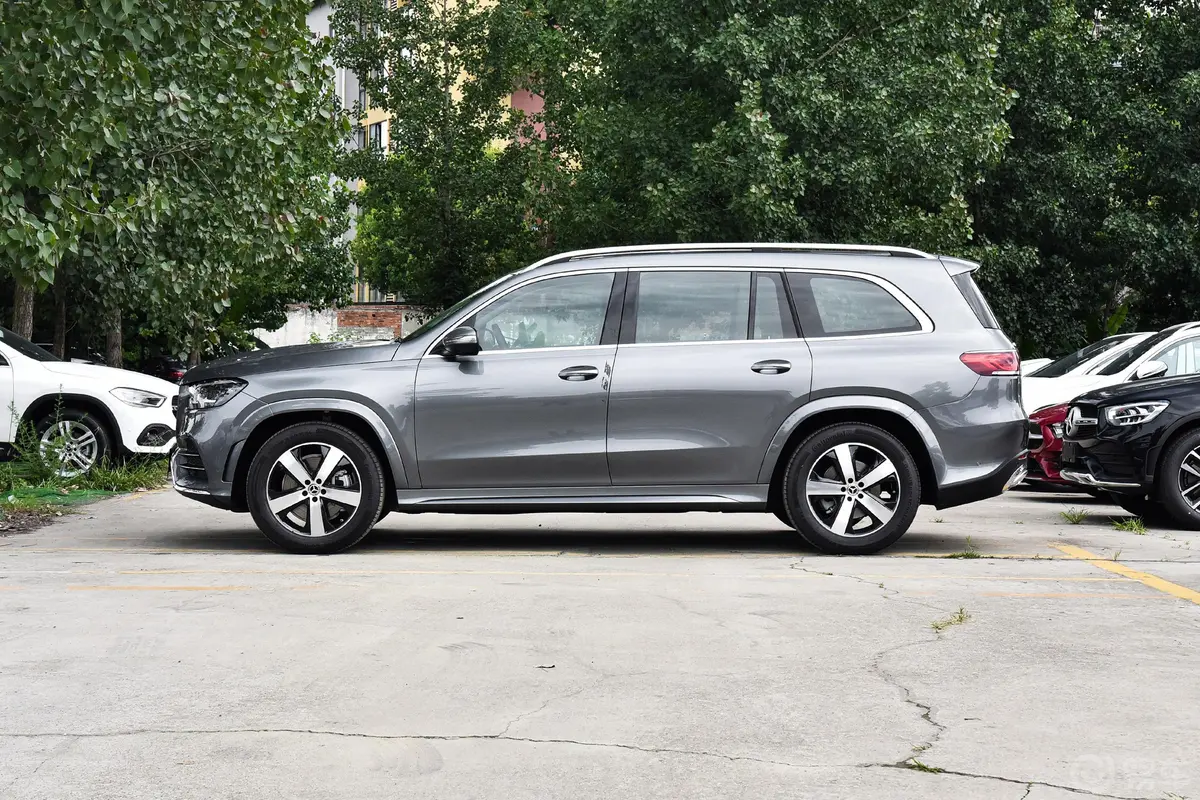 奔驰GLS改款 GLS 450 4MATIC 时尚型外观