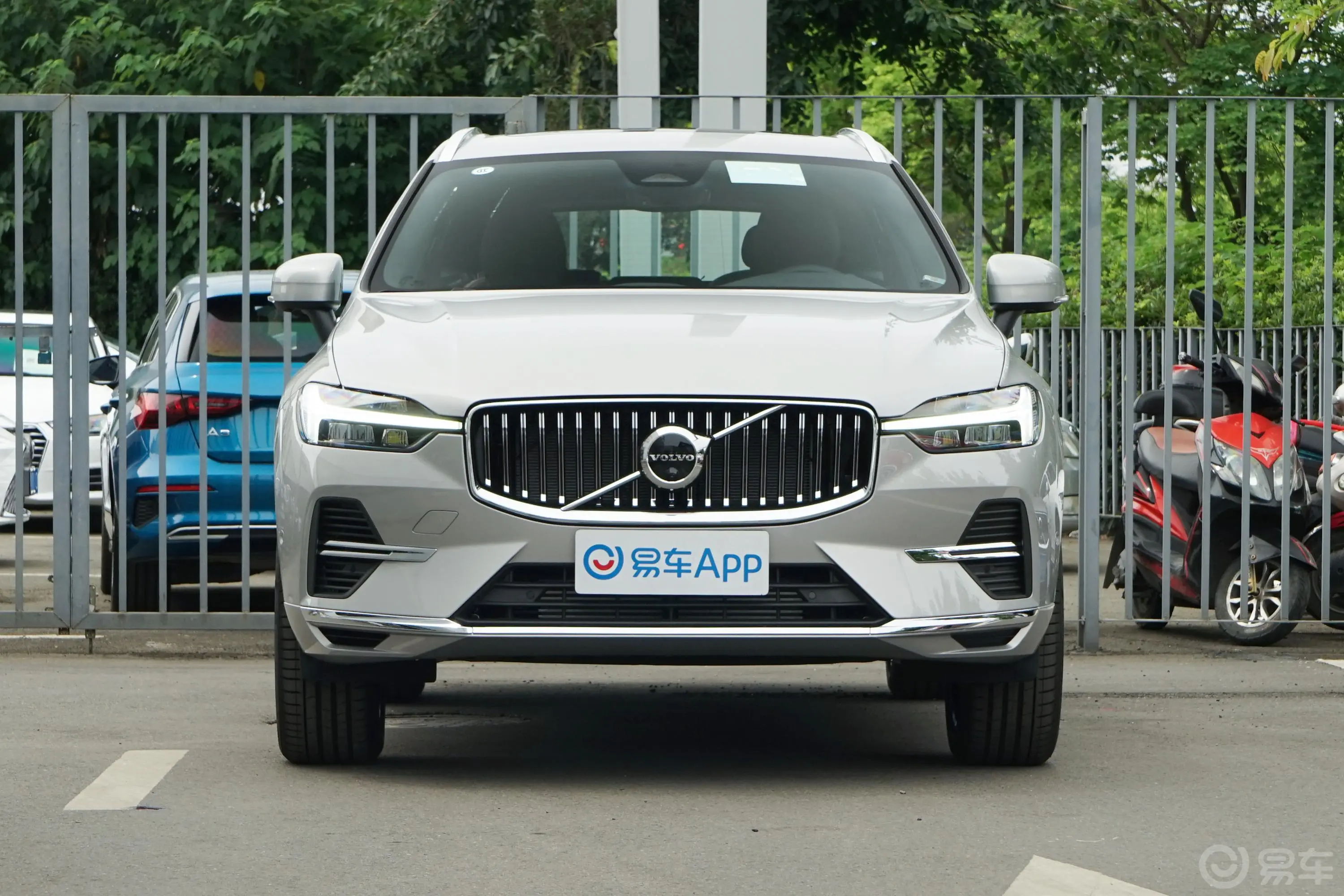 沃尔沃XC60新能源T8 智远豪华版外观