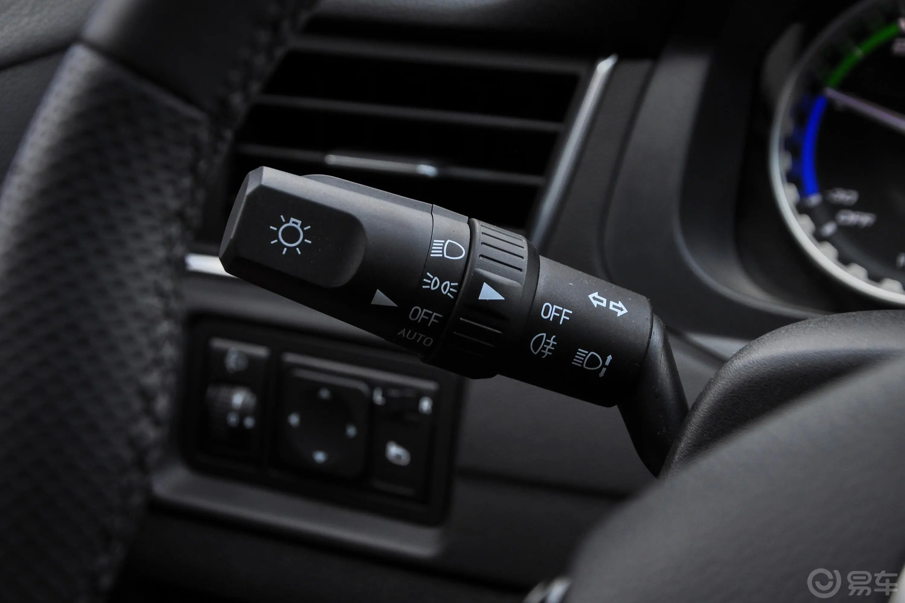风行S50 EV豪华型灯光控制区