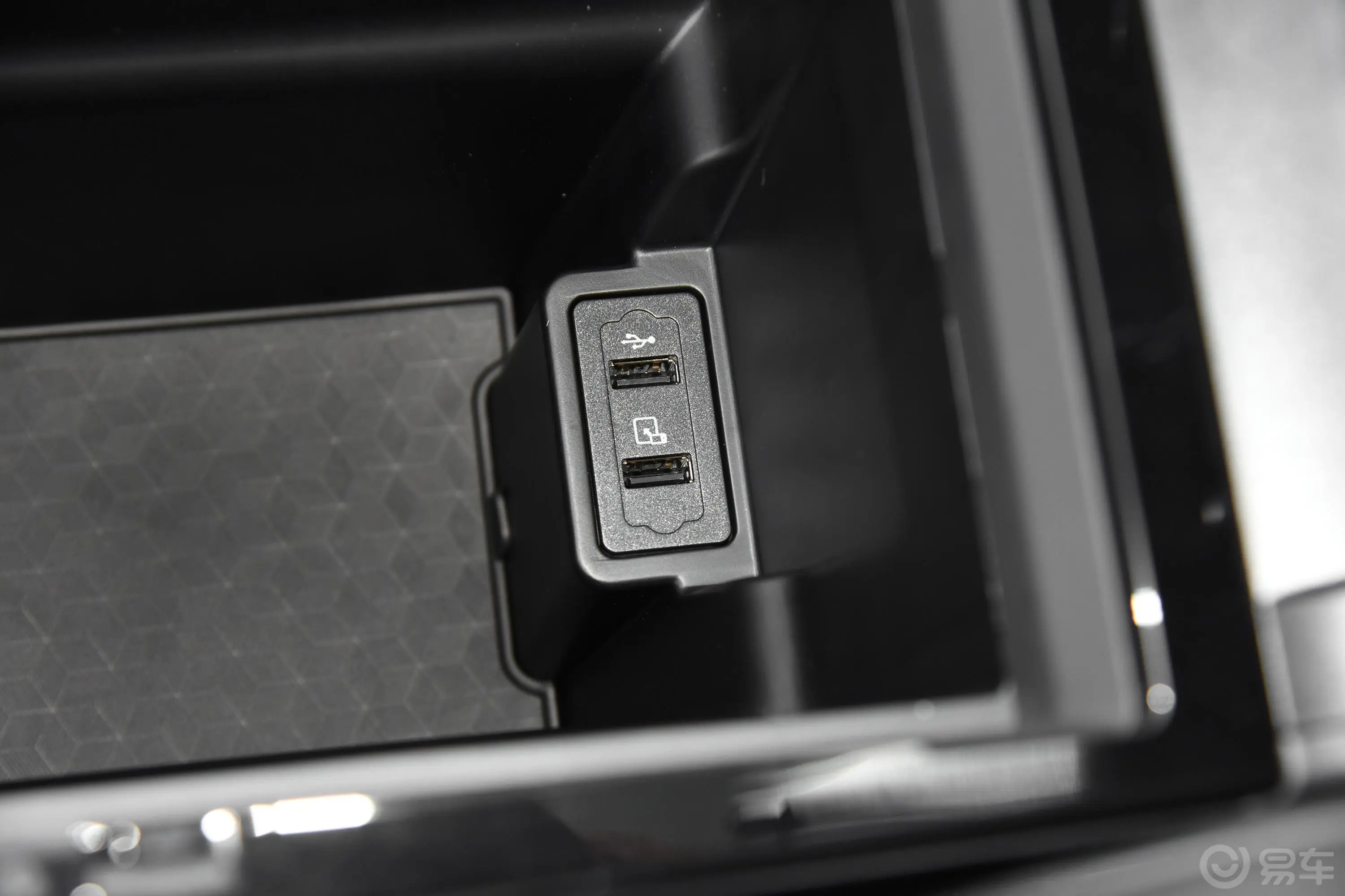 瑞虎8鲲鹏版 290TGDI 双离合逐风版内饰