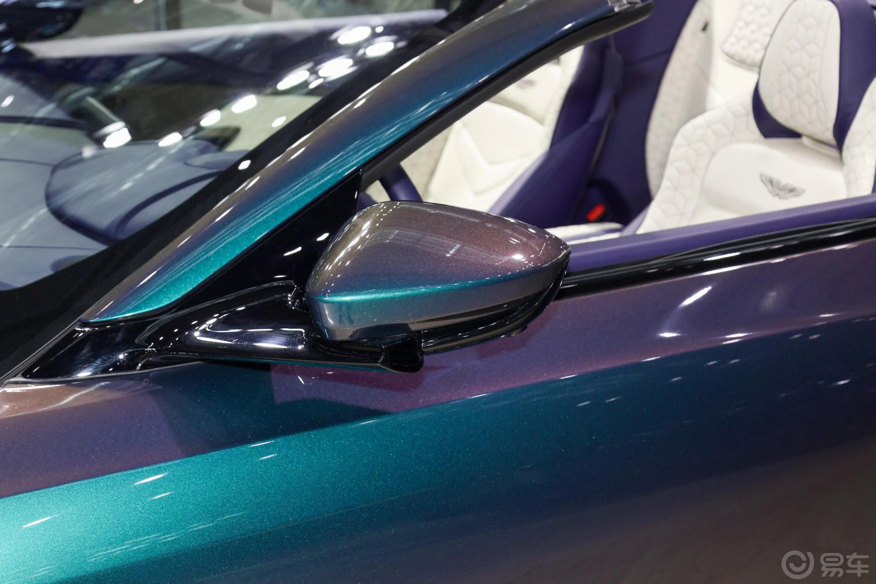 阿斯顿·马丁DBSDBS Superleggera V12 Volante Q定制幻彩光谱蓝主驾驶后视镜背面
