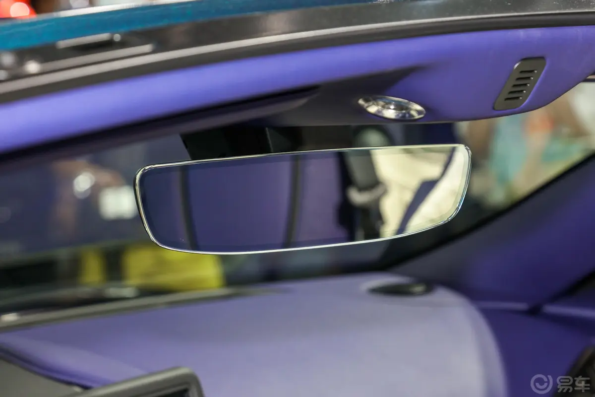 阿斯顿·马丁DBSDBS Superleggera V12 Volante Q定制幻彩光谱蓝内后视镜