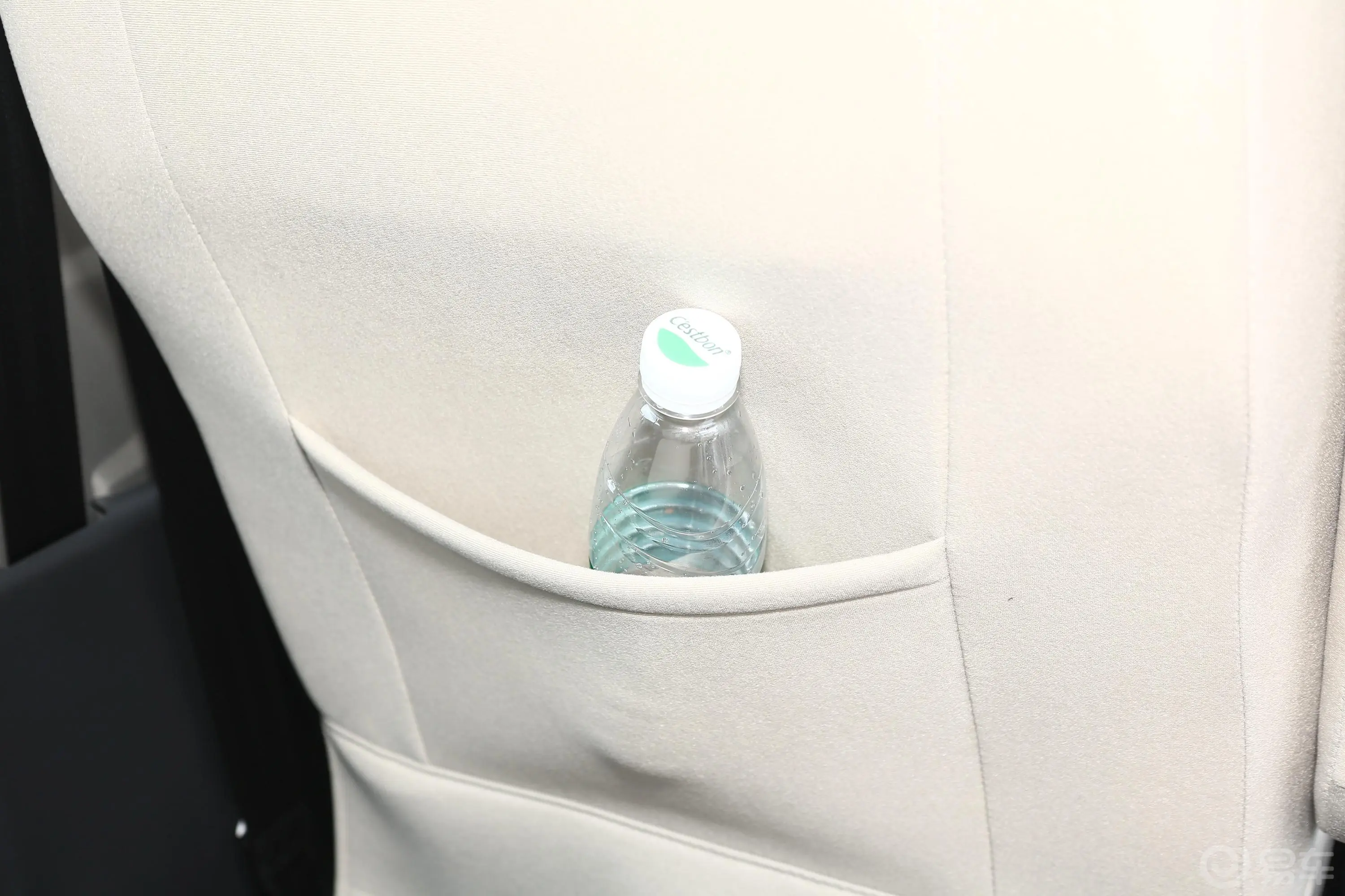 菱智M5L 1.6L 实用型 7座后排空间