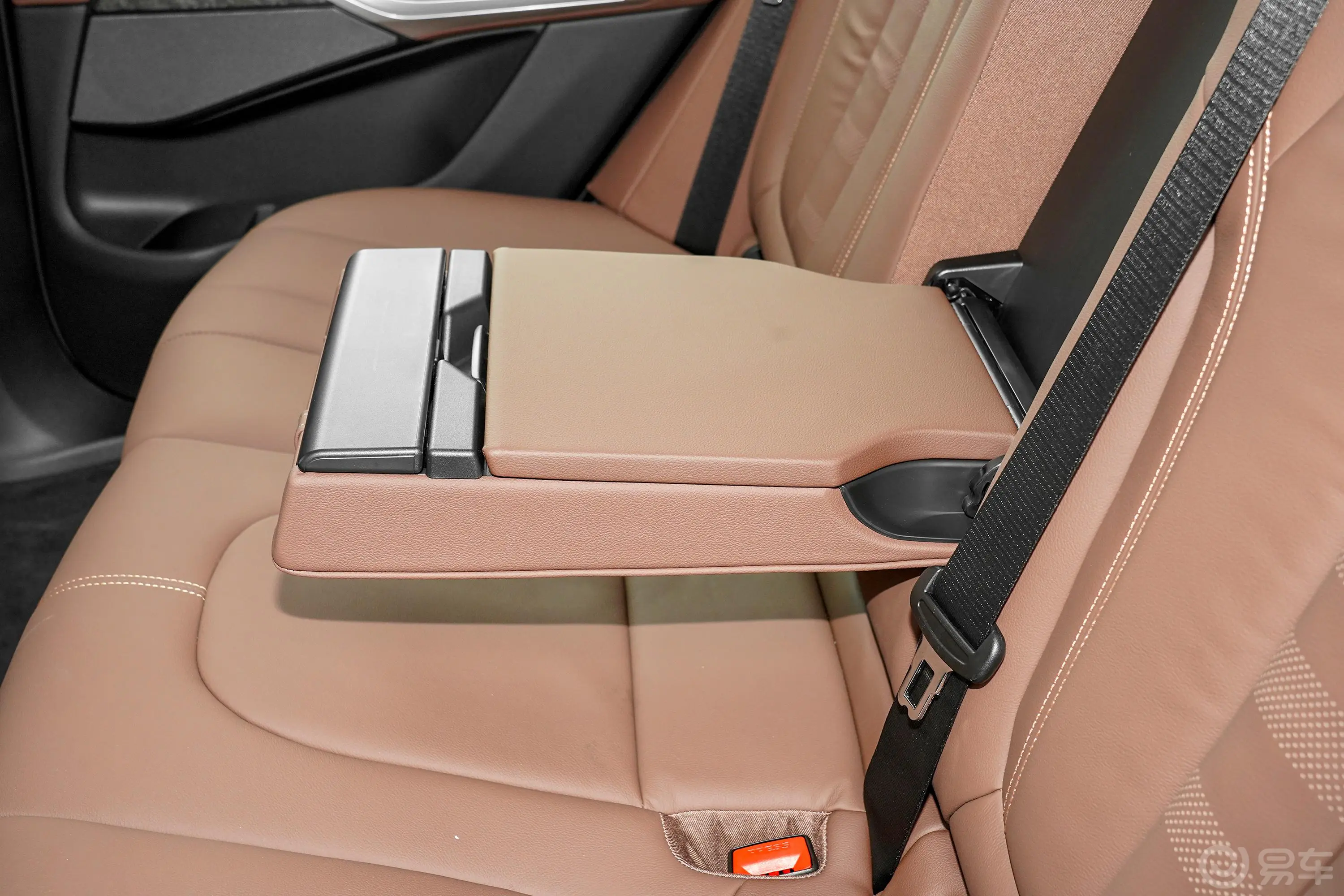 宝马X5(进口)改款 xDrive40i M运动套装空间