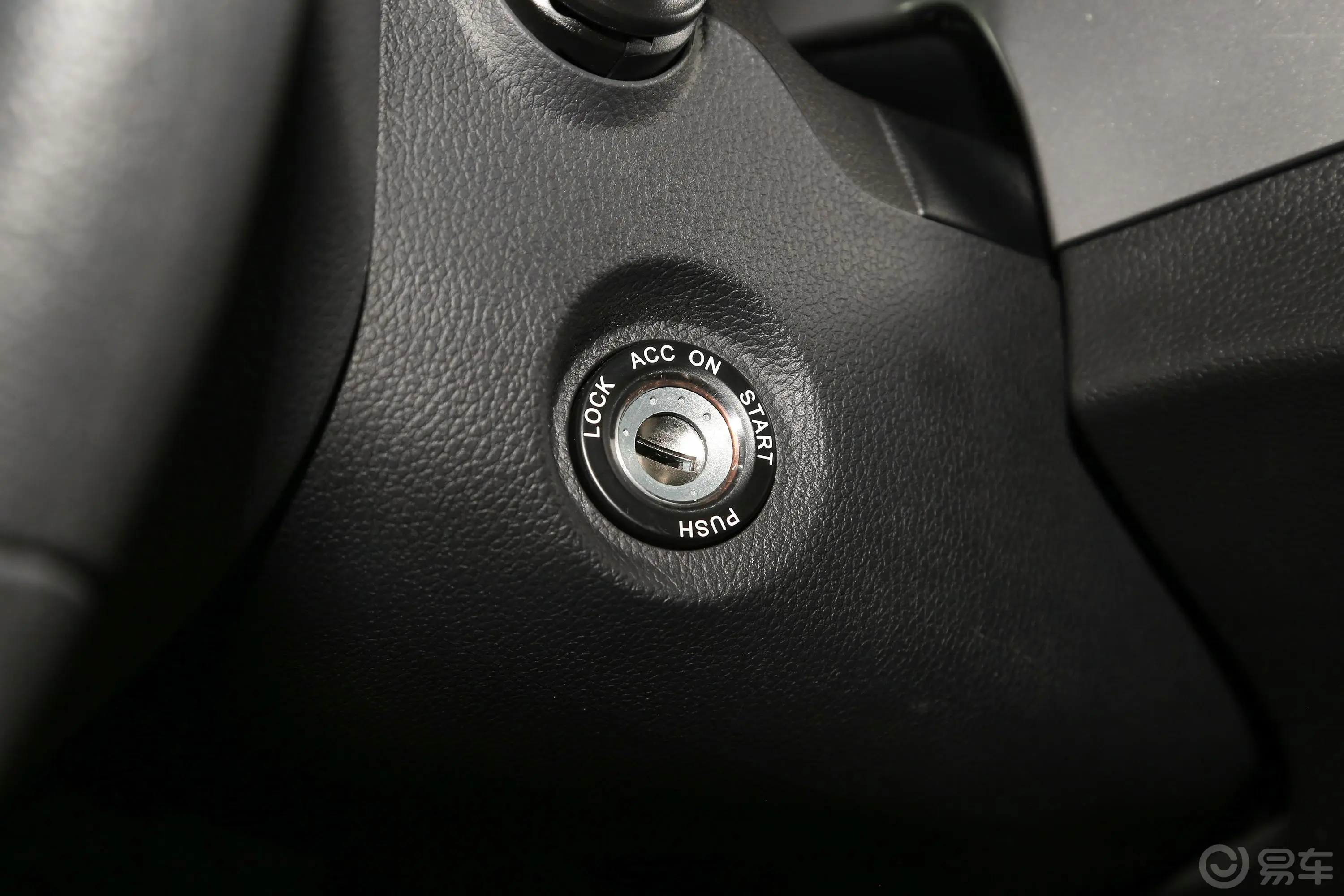 瑞风M42.0L 手动舒适版 7座 汽油钥匙孔或一键启动按键