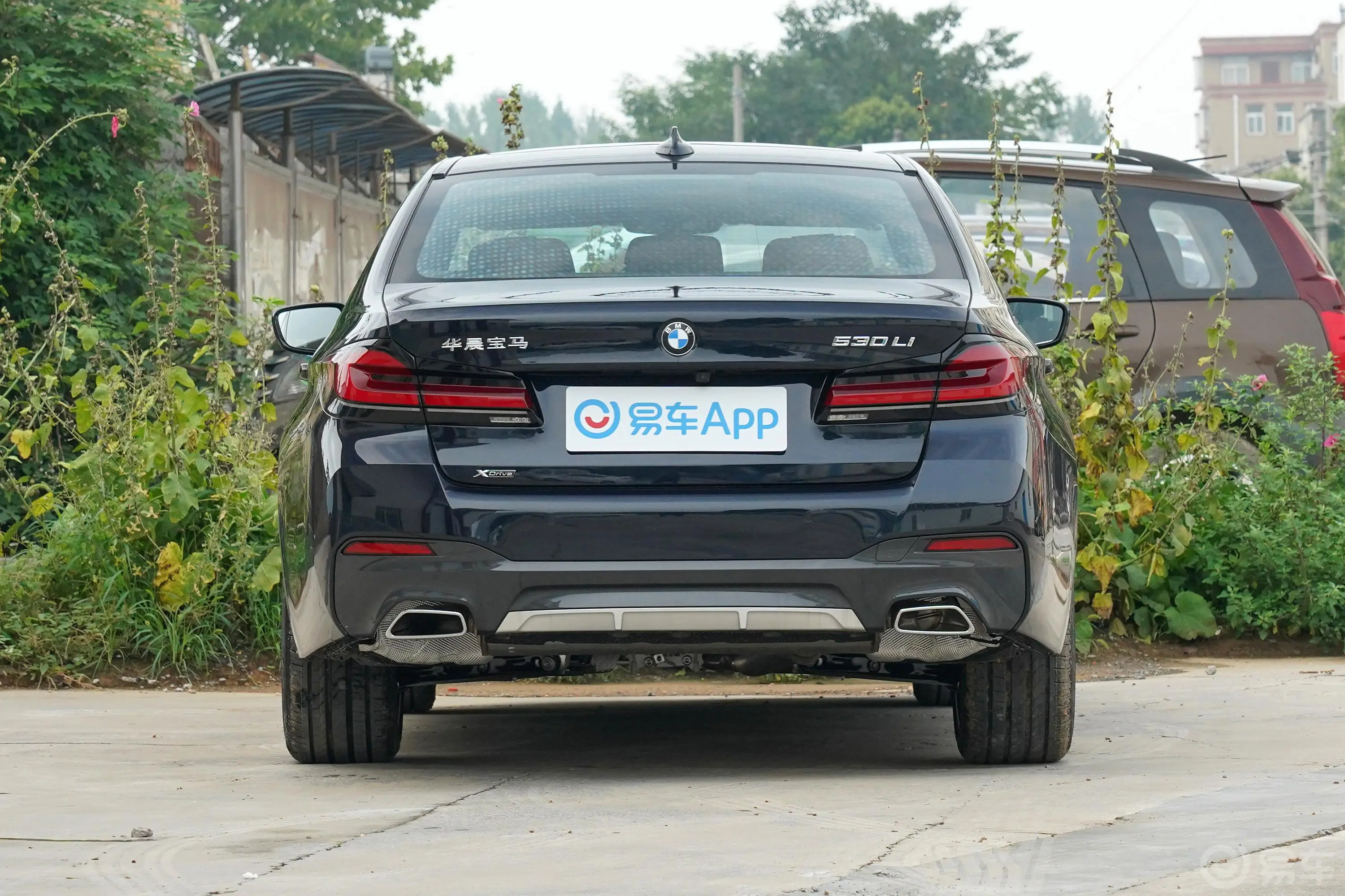 宝马5系改款 530Li xDrive M运动套装正后水平