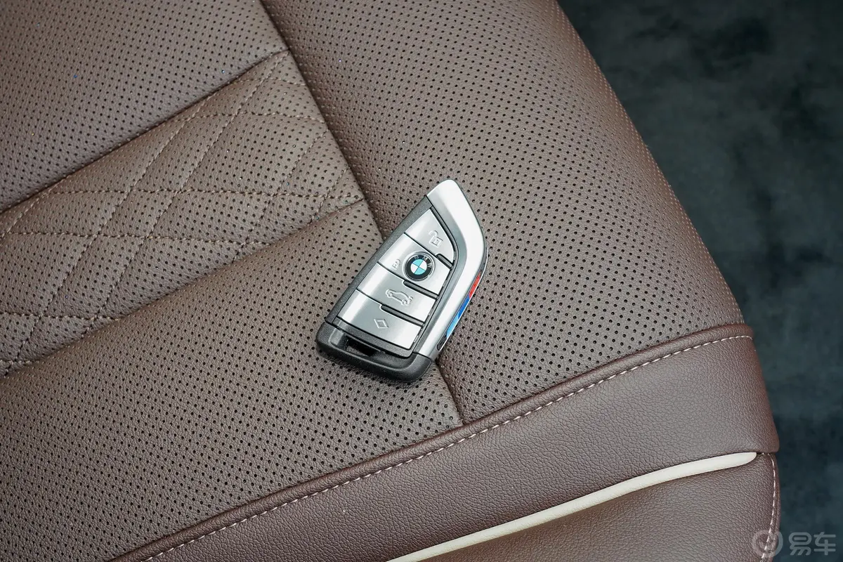 宝马5系改款 530Li xDrive M运动套装钥匙正面
