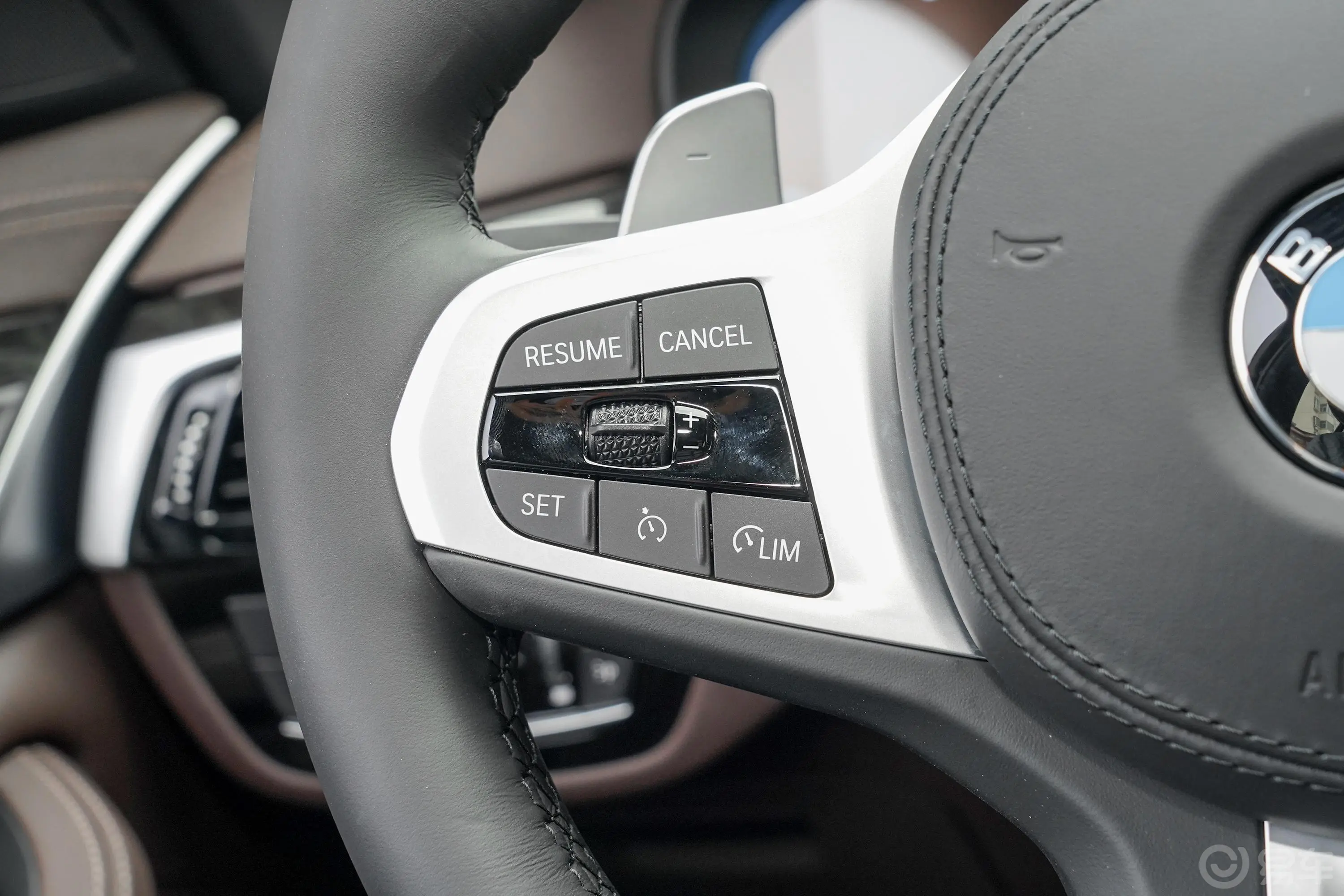 宝马5系改款 530Li xDrive M运动套装左侧方向盘功能按键