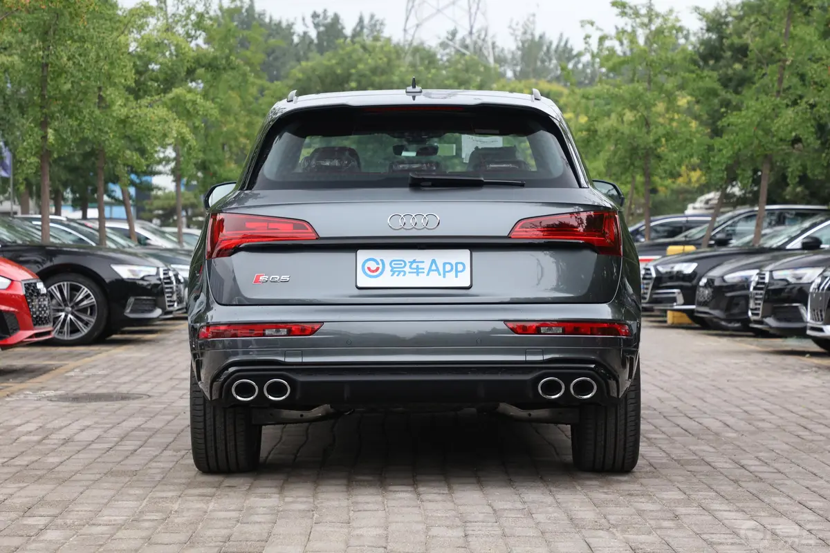 奥迪SQ53.0T quattro正后水平