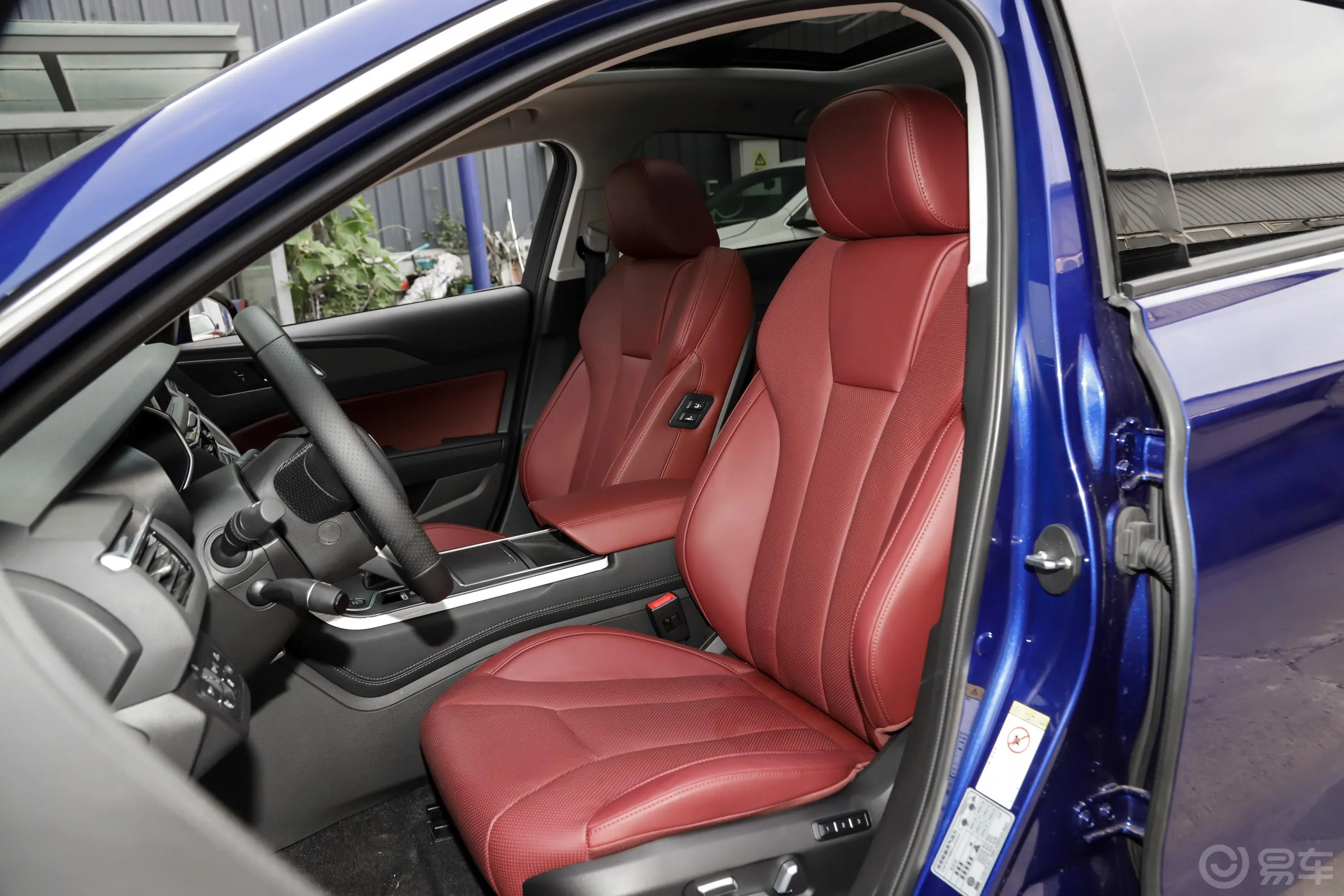 红旗H5经典经典款 1.8T 自动智联旗领版驾驶员座椅