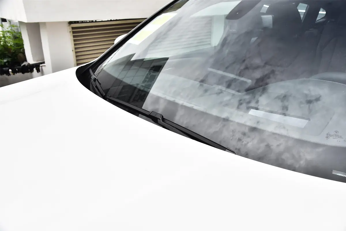 宝马X4改款 xDrive 30i M运动曜夜套装雨刷器