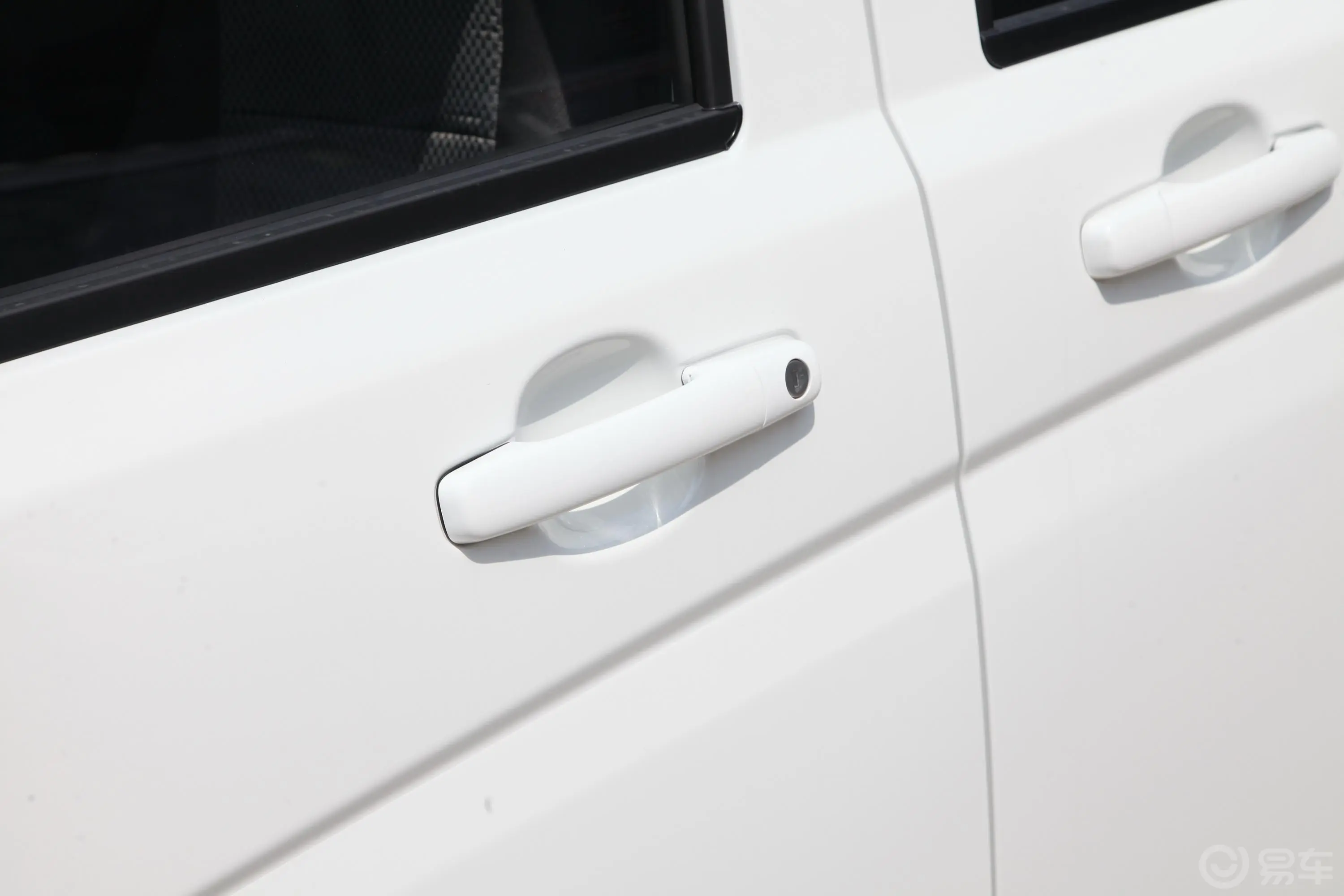 欧诺S欧诺S 1.5L 手动 客车智享版(双蒸空调)驾驶员侧前门把手