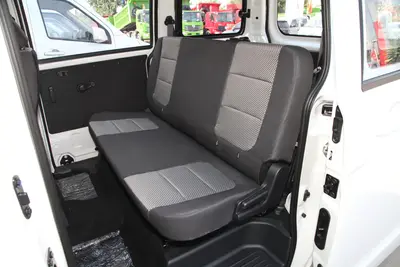2021款 欧诺S 欧诺S 1.5L 手动 客车智享版(双蒸空调)空间