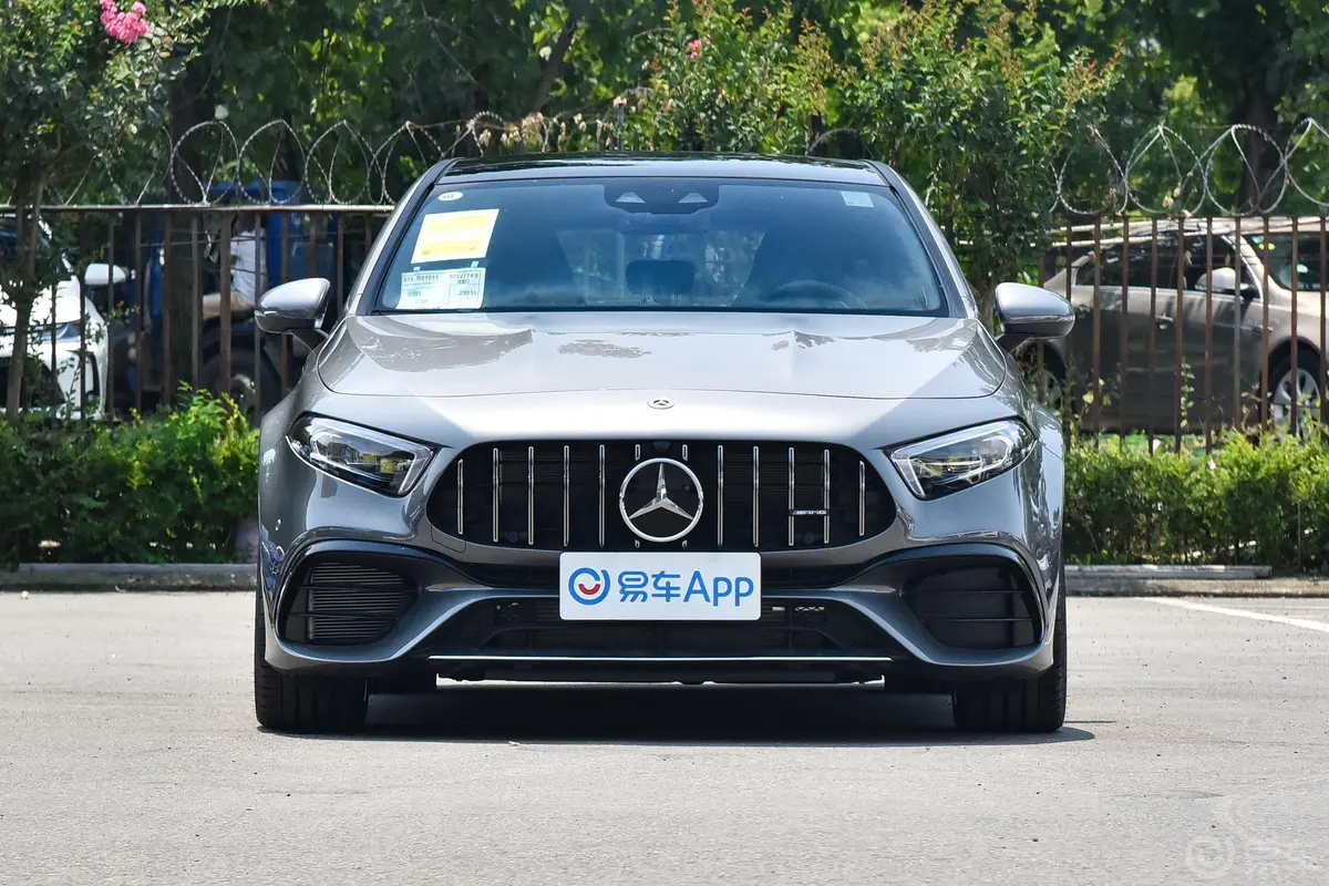 奔驰A级 AMG(进口)改款 AMG A 45 4MATIC+正前水平