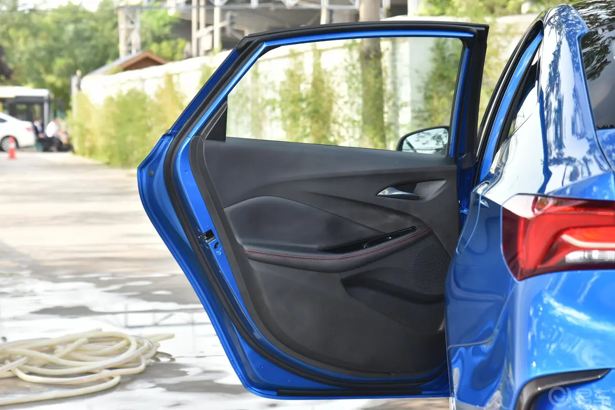 威朗Pro GS 1.5T 疾风版驾驶员侧后车门