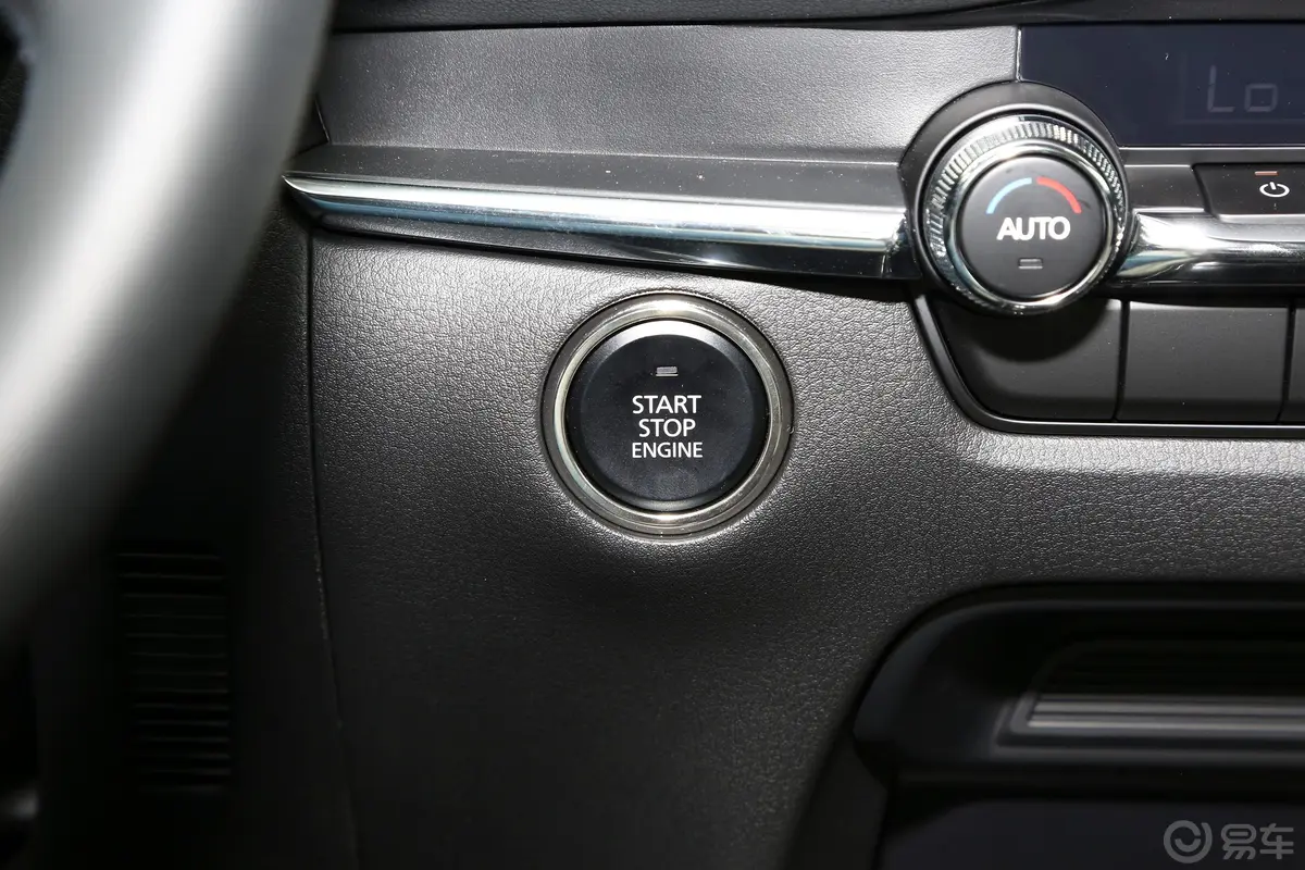 马自达CX-302.0L 自动尊悦型钥匙孔或一键启动按键