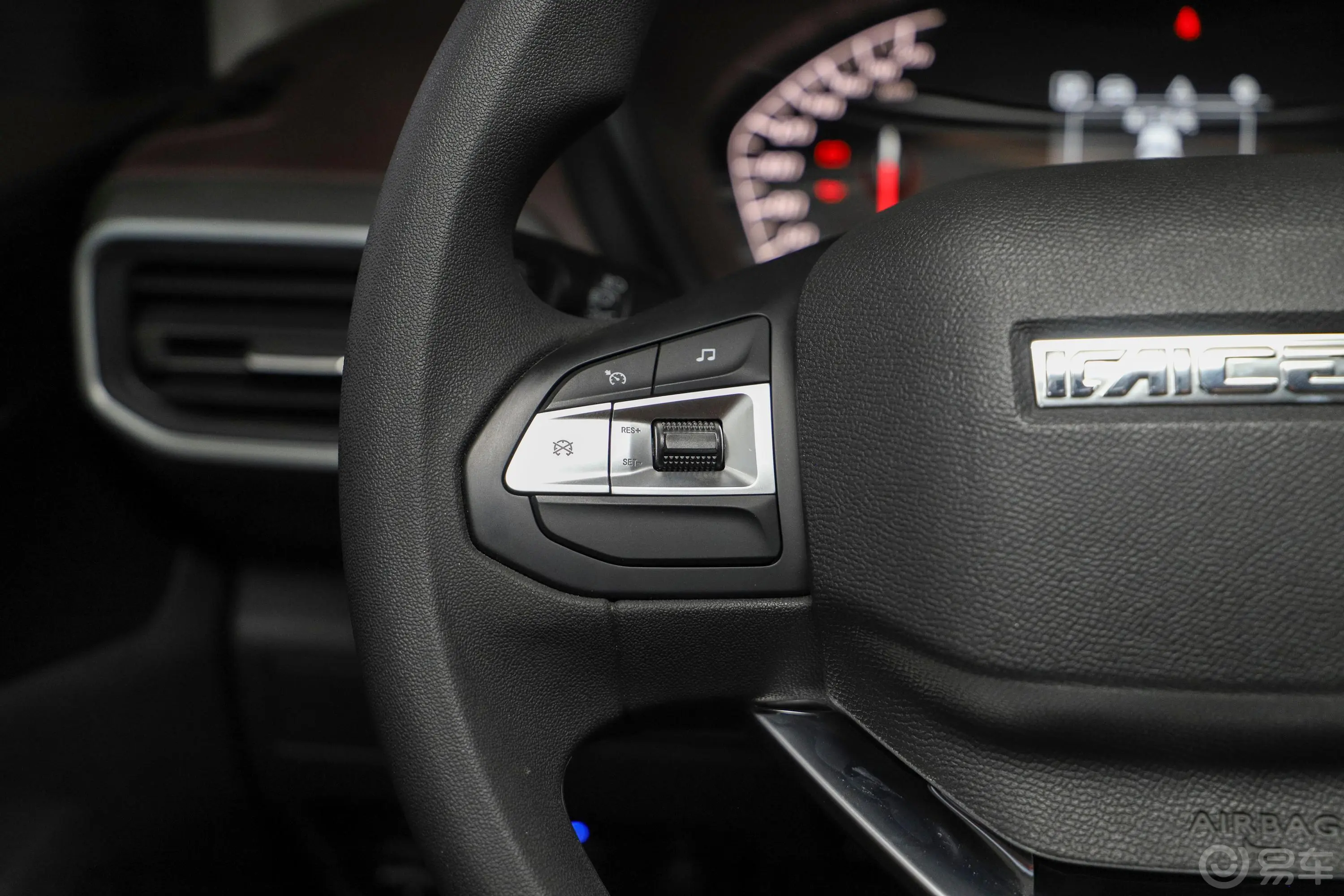 凯程F702.4T 手自一体 两驱 标轴 精劲型 汽油左侧方向盘功能按键