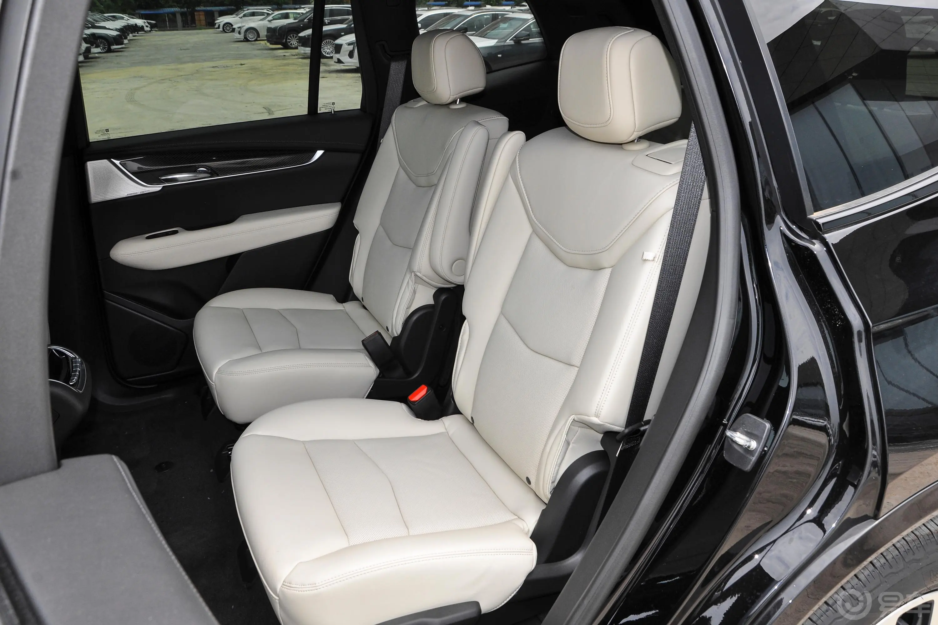凯迪拉克XT6轻混 2.0T 四驱尊贵型 6座后排座椅