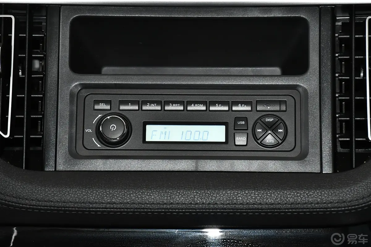瑞迈2.8T 手动 两驱 标轴舒享版 柴油音响