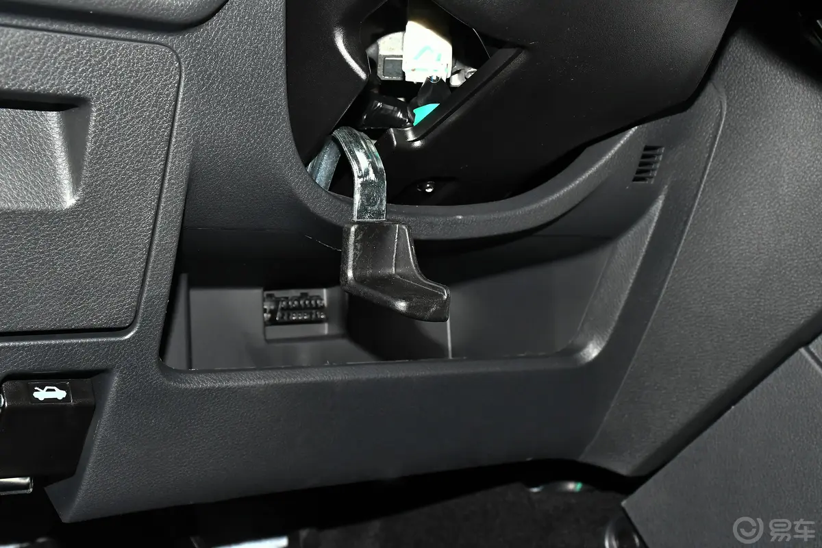 瑞迈2.8T 手动 两驱 标轴舒享版 柴油方向盘调节