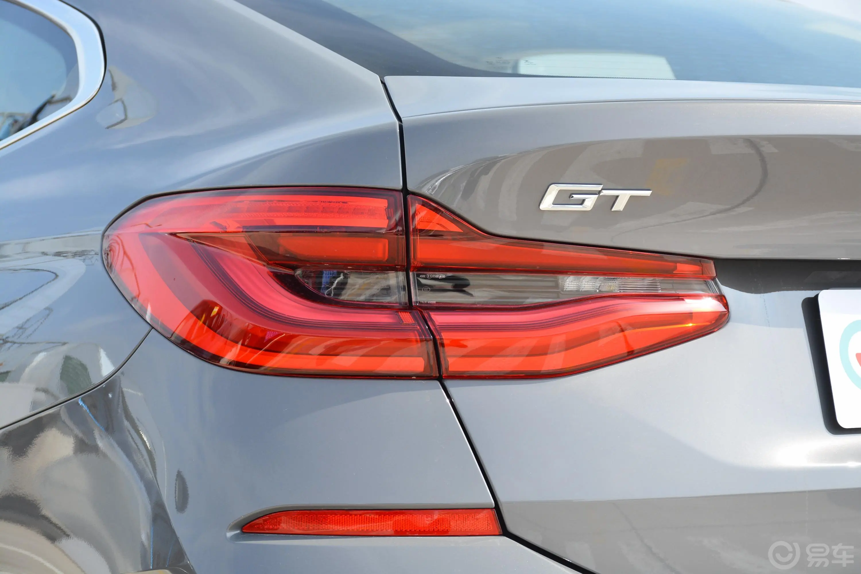 宝马6系GT改款 630i 豪华设计套装外观