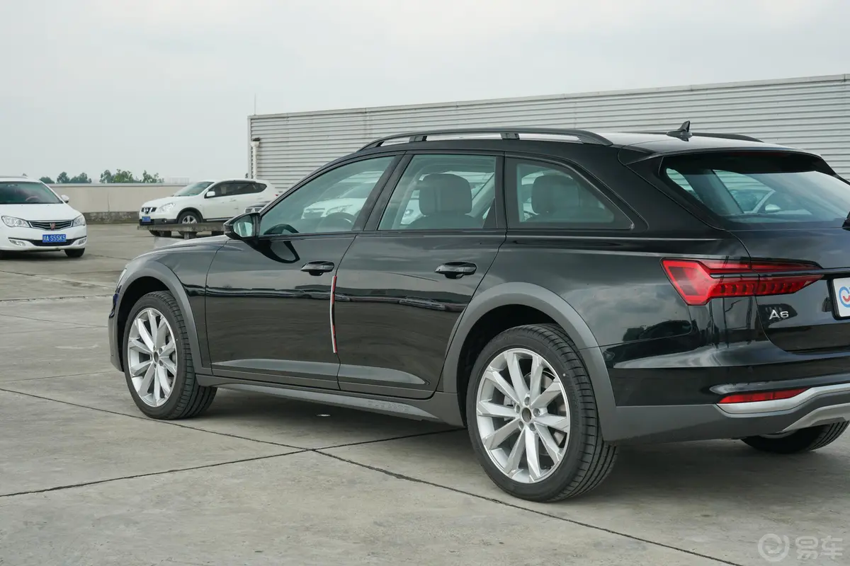 奥迪A6Allroad quattro 探索家 55 TFSI 尊享越野型外观