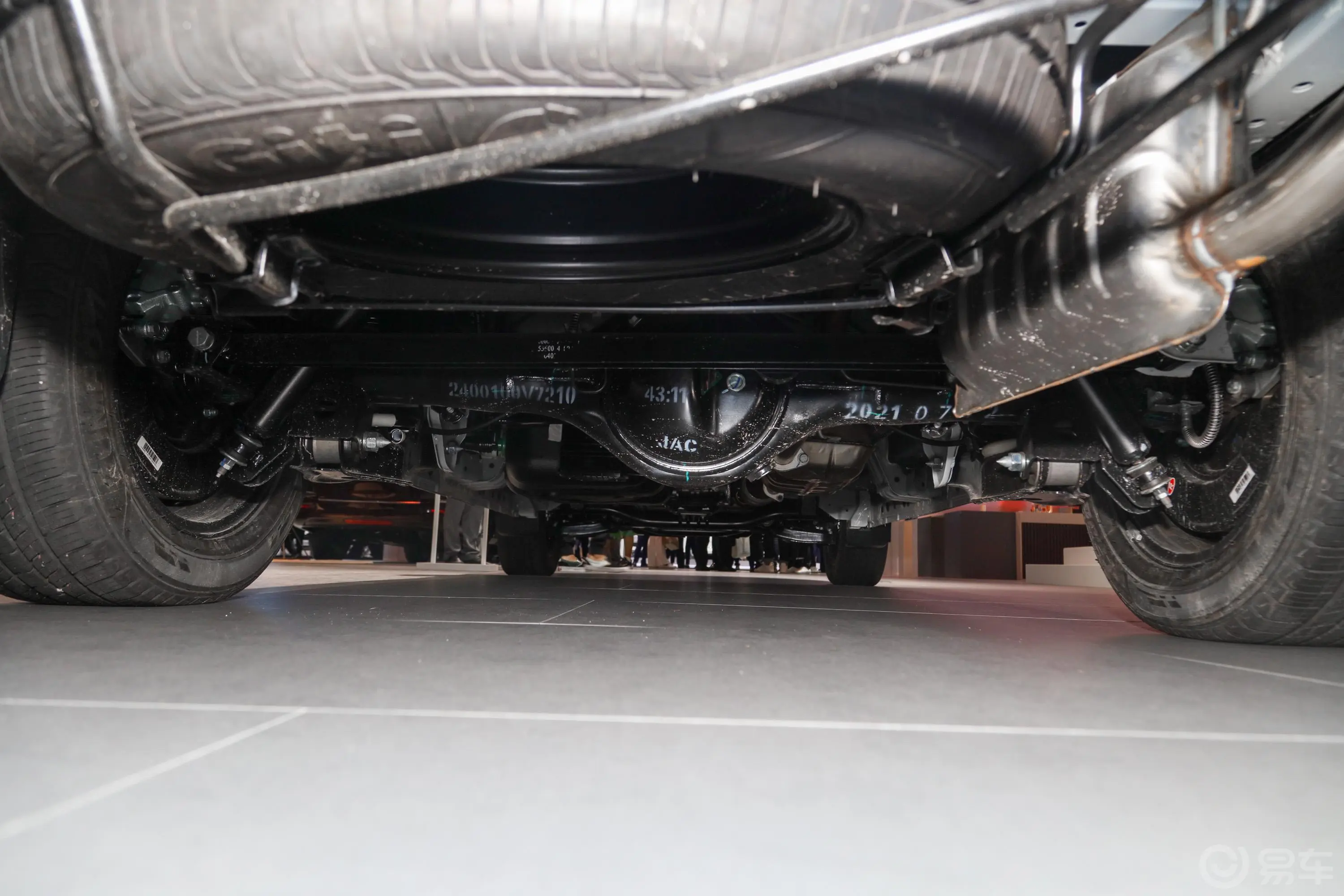 瑞风L52.0T 手自一体 公务版后悬架整体