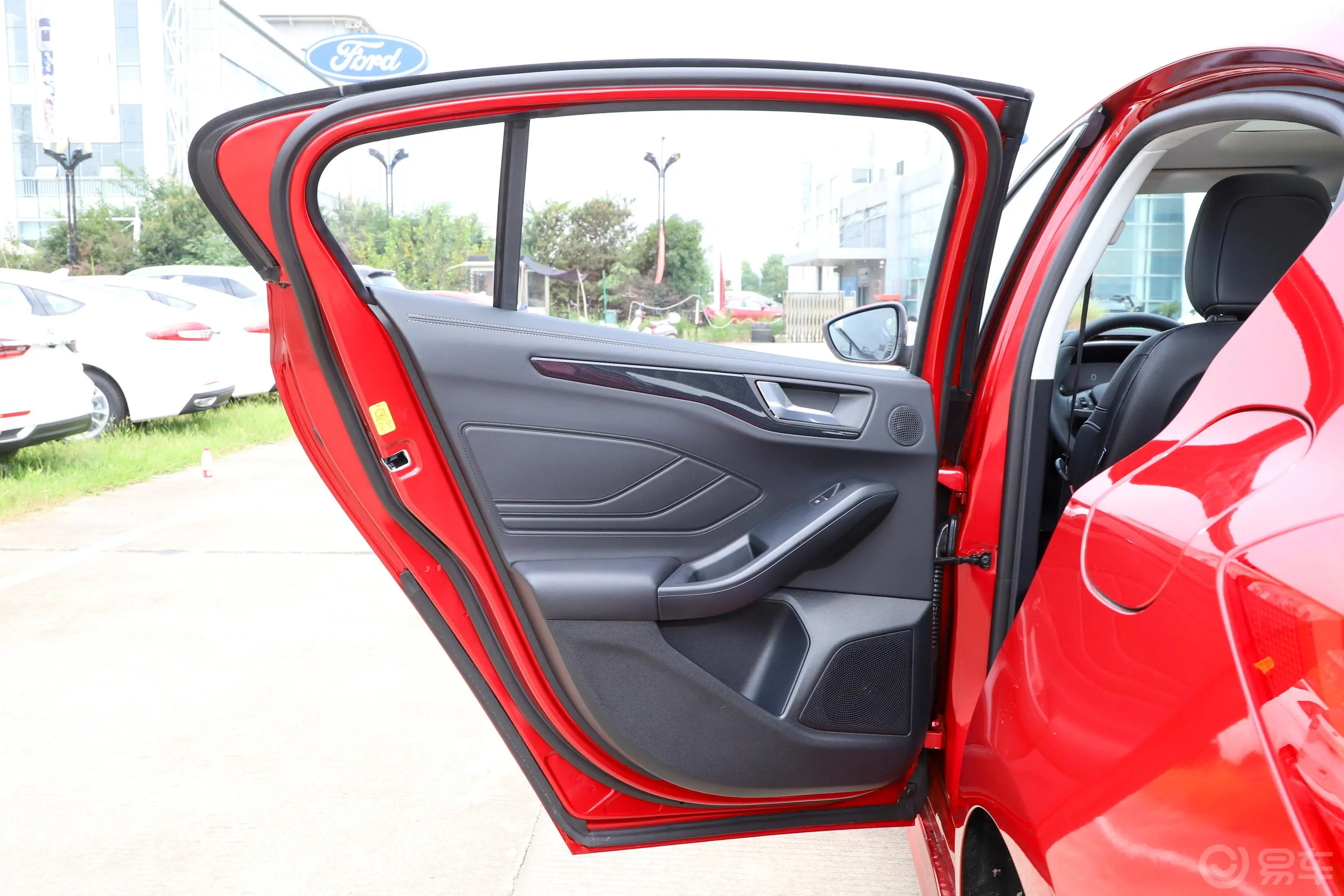 福克斯两厢 EcoBoost 180 自动锋潮型空间
