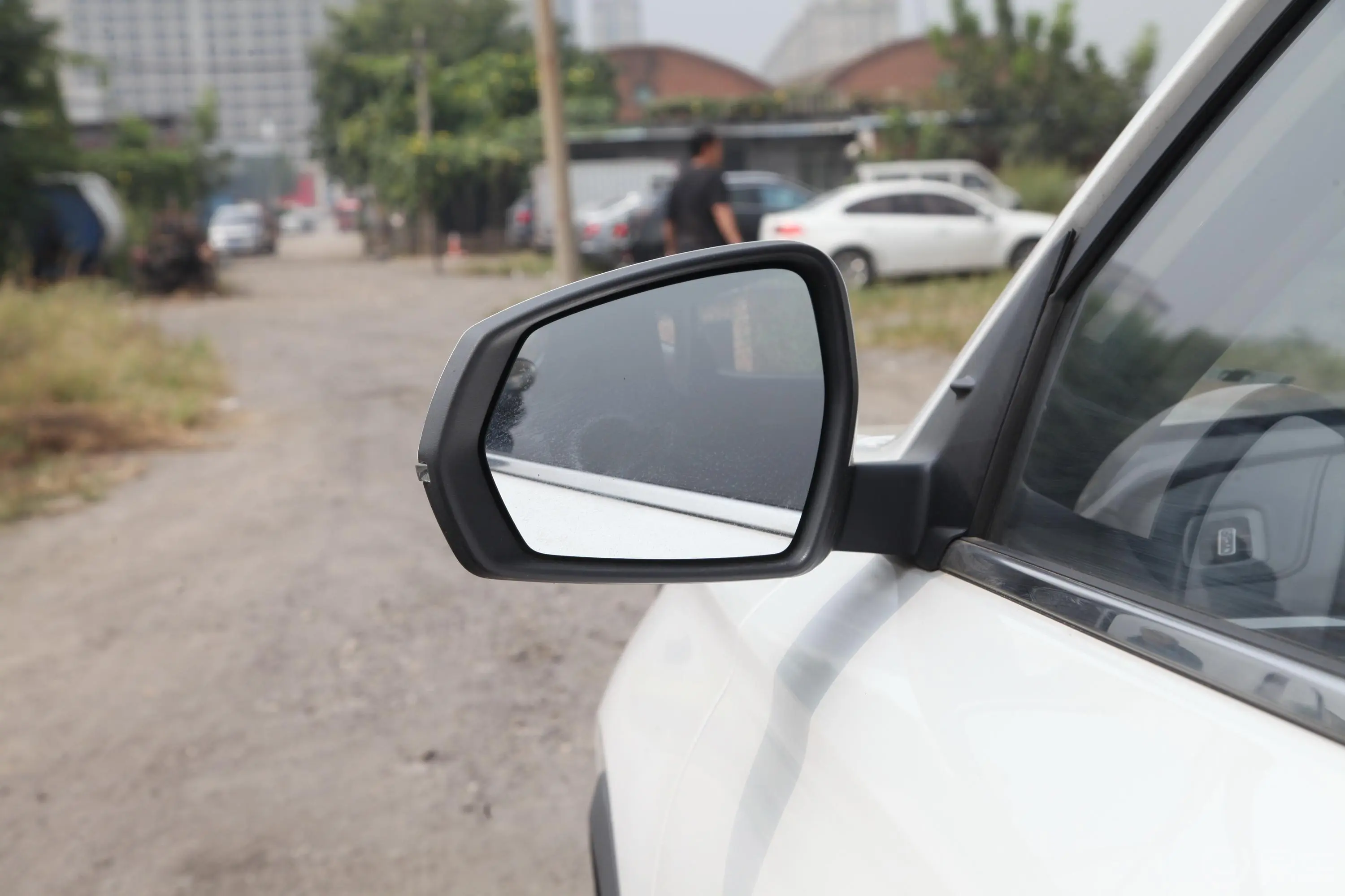 长安欧尚X5改款 1.6L CVT豪华型后视镜镜面