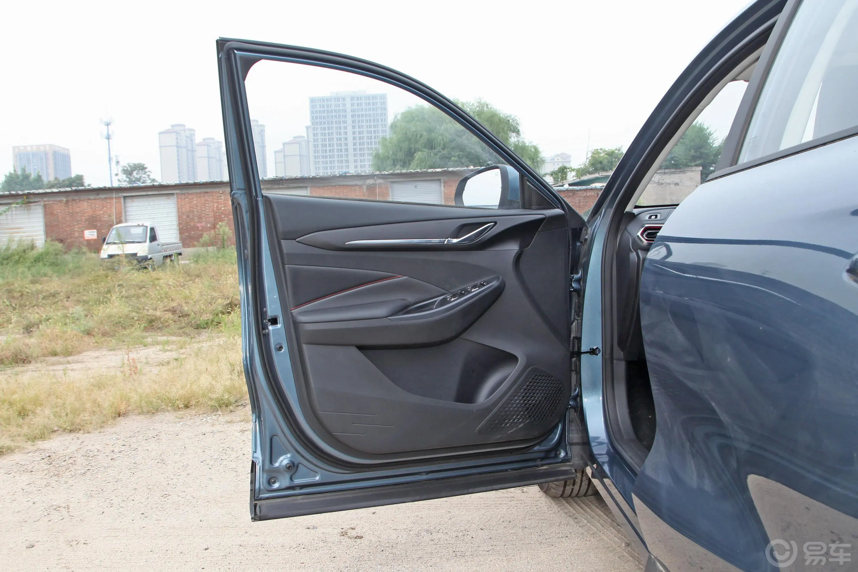 长安欧尚X5改款 1.6L 手动豪华型驾驶员侧前车门