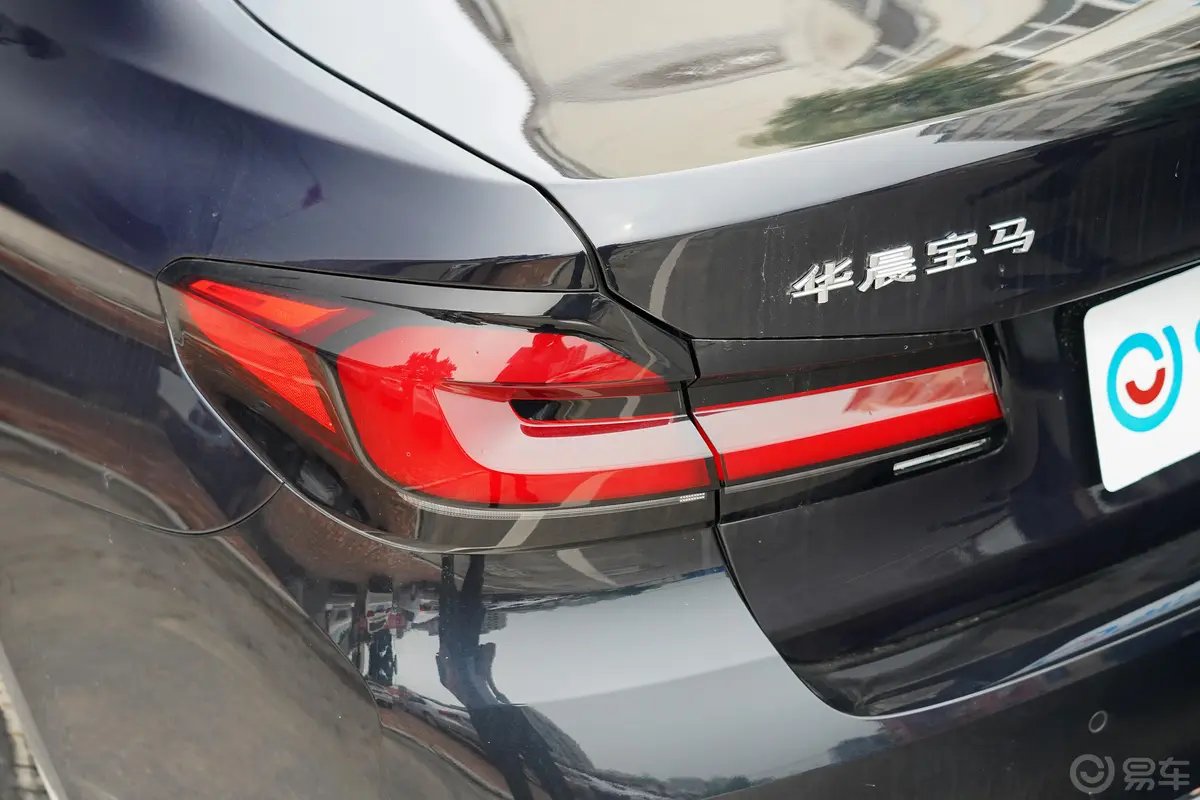 宝马5系530Li 领先型豪华套装外观